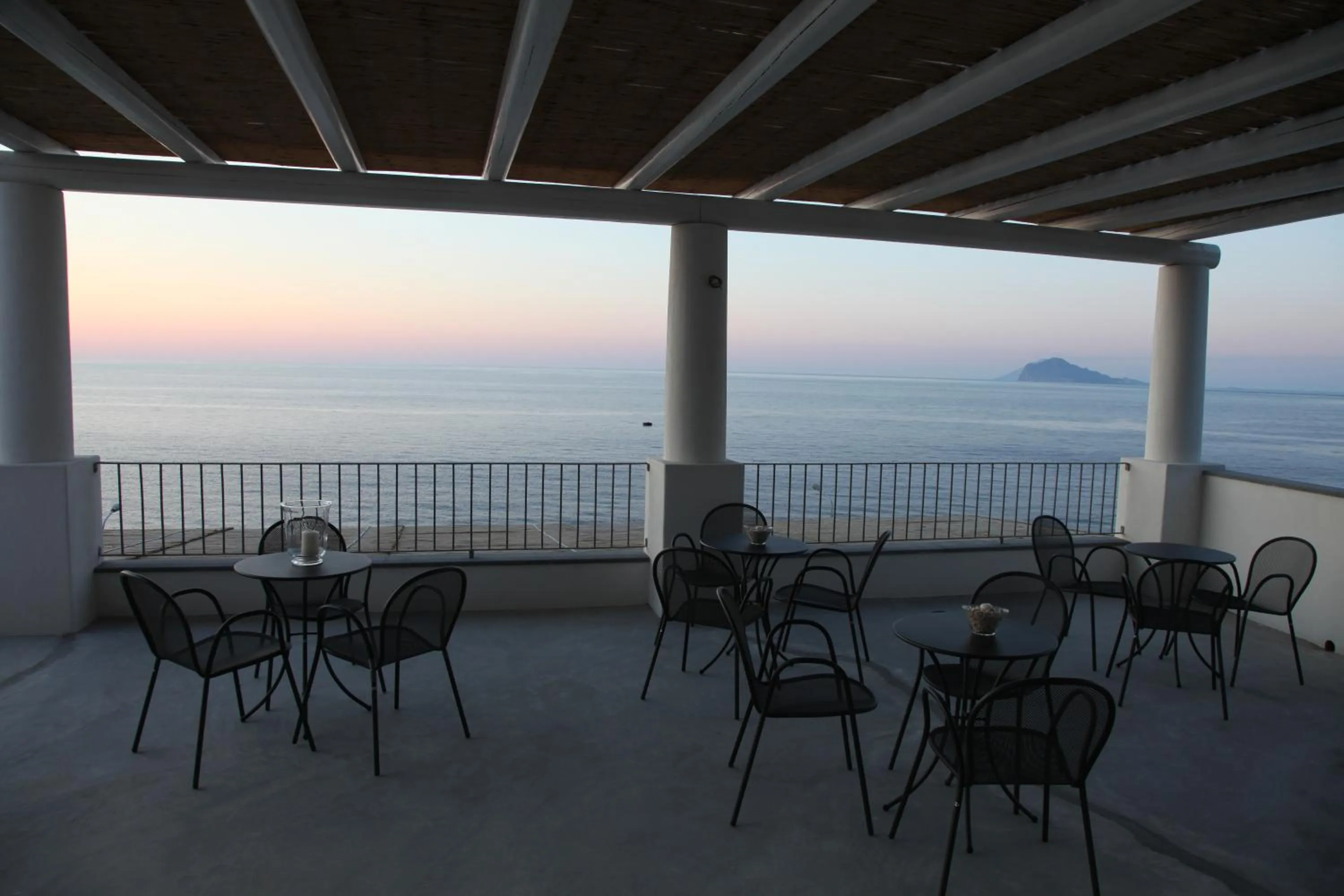 Facade/entrance in Hotel Cutimare - Aeolian Charme