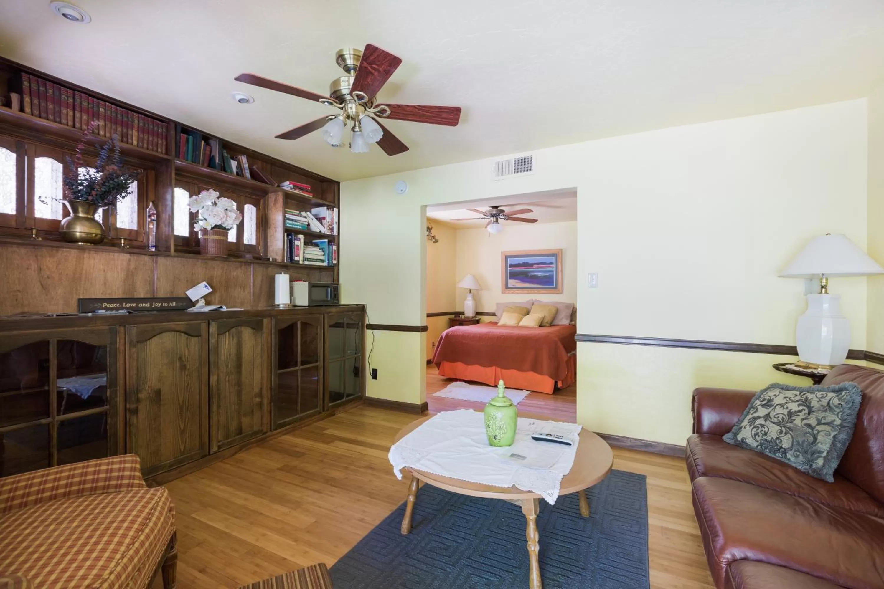 Living room, Seating Area in Crown King Cabins Bradshaw