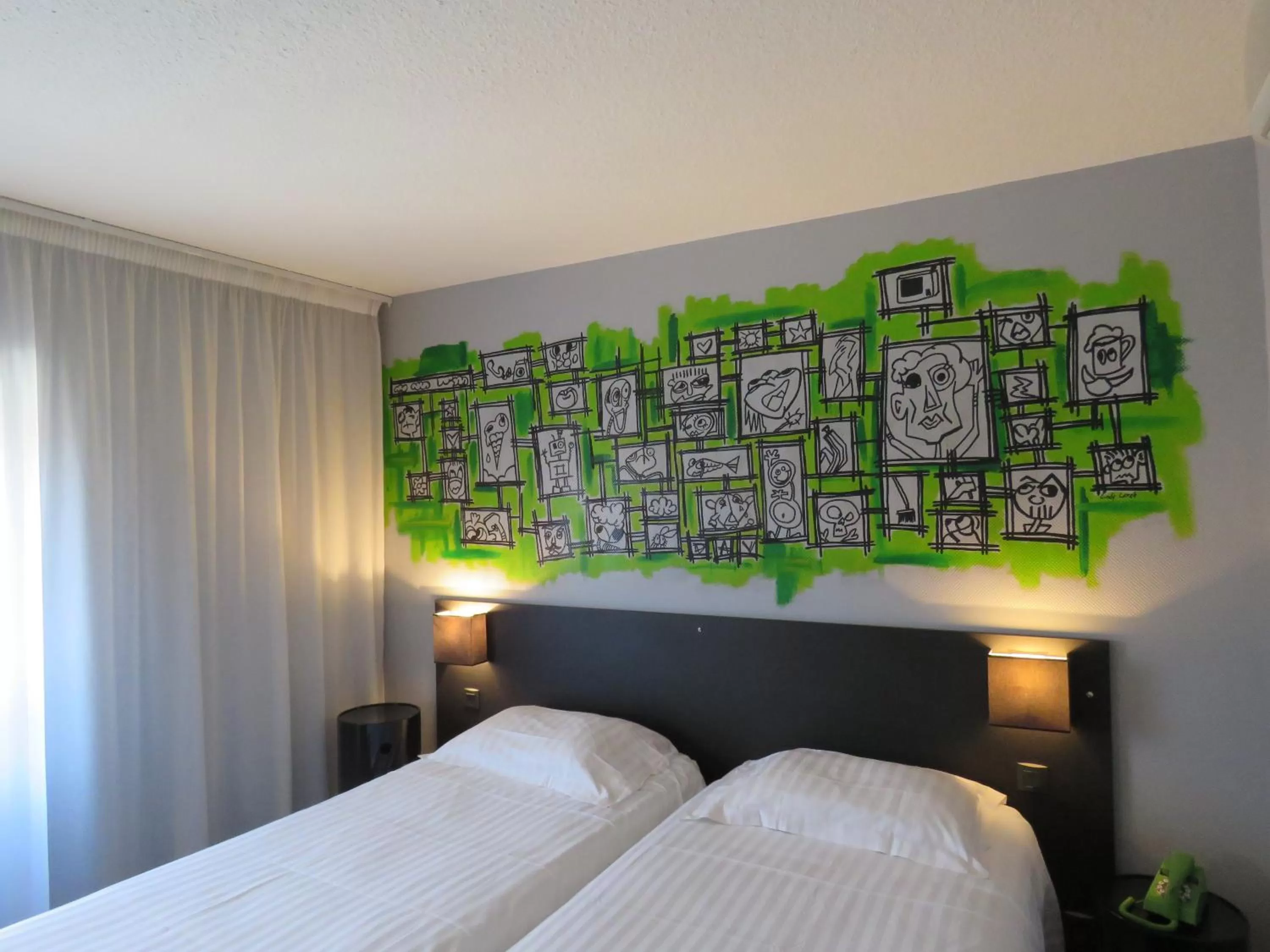 Photo of the whole room, Bed in Dav'hotel Jaude