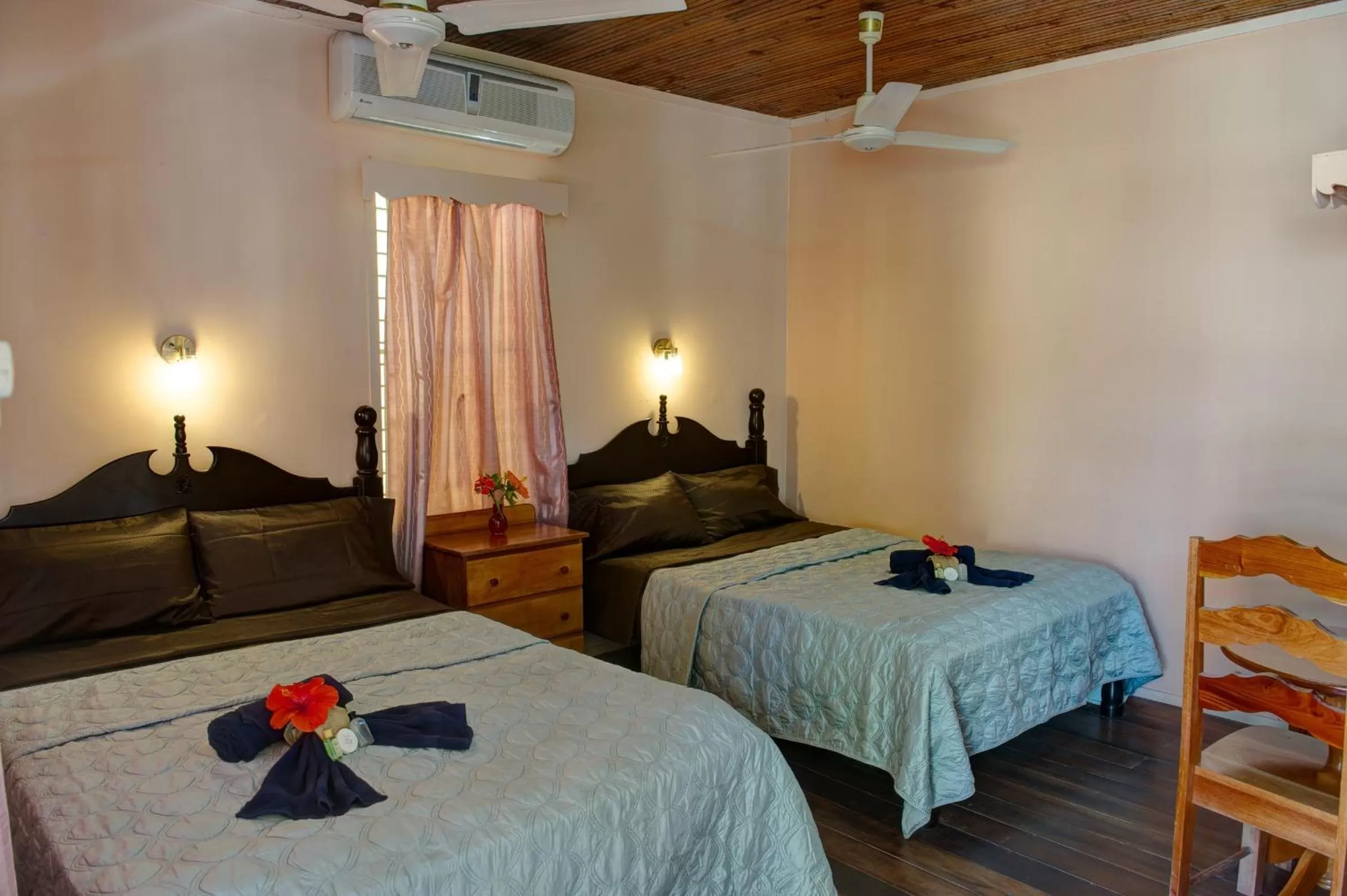 Photo of the whole room, Bed in Tropical Paradise