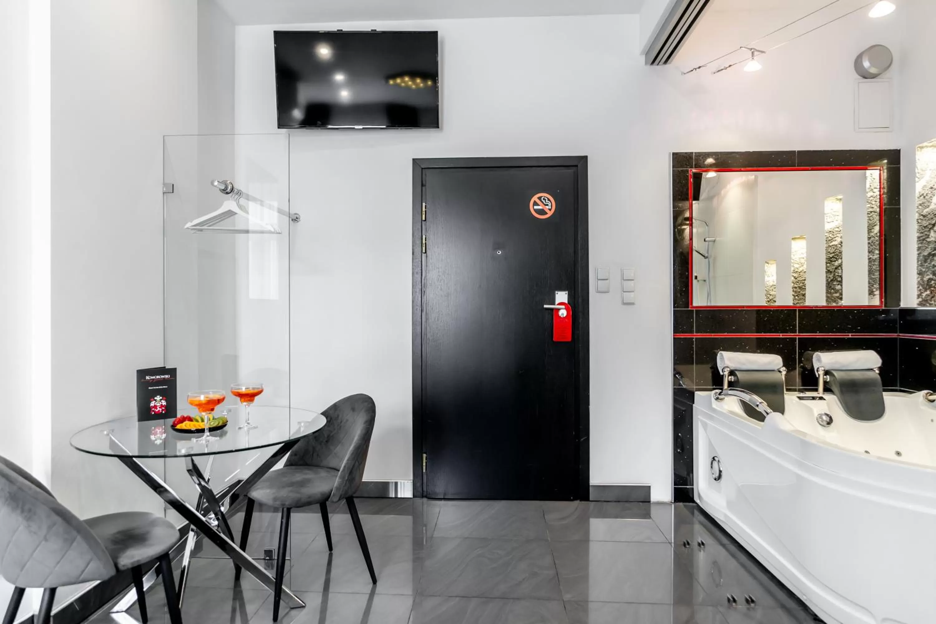 Hot Tub in Komorowski Luxury Guest Rooms