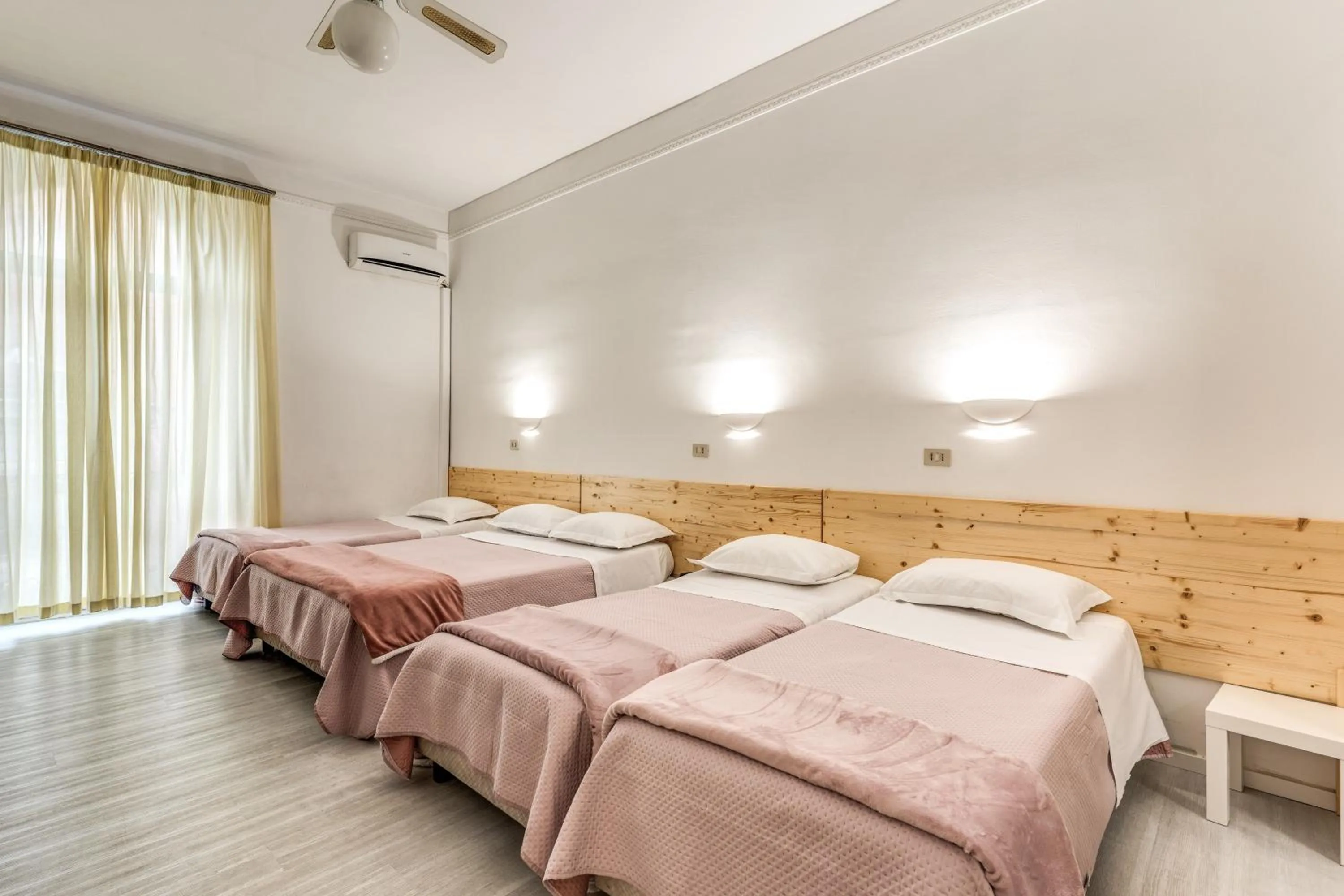 Bedroom, Bed in Hotel Altavilla 9