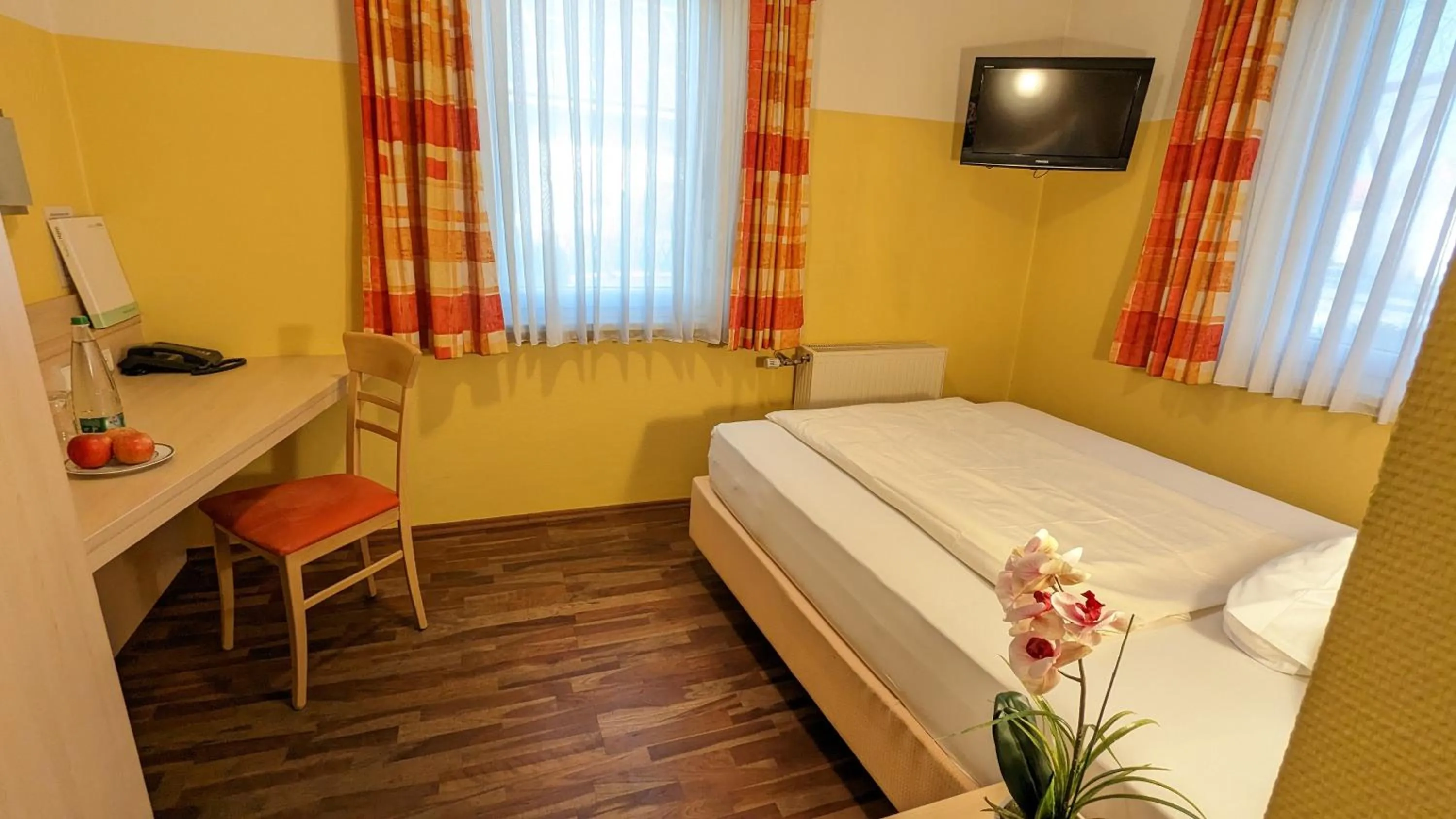 Bed in Ambient Hotel am Europakanal