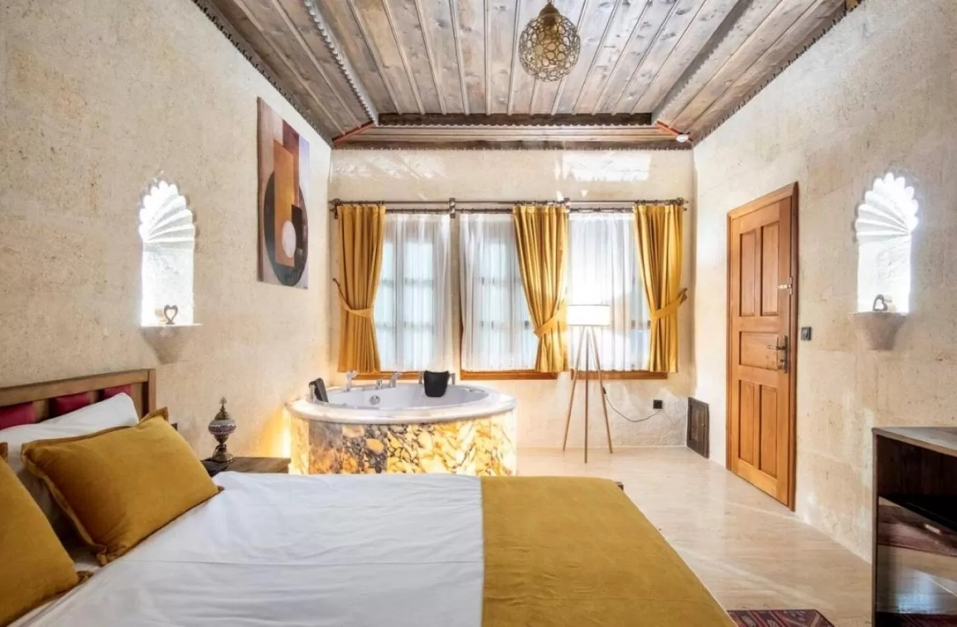 Bed in Uzay Cave Suite Hotel