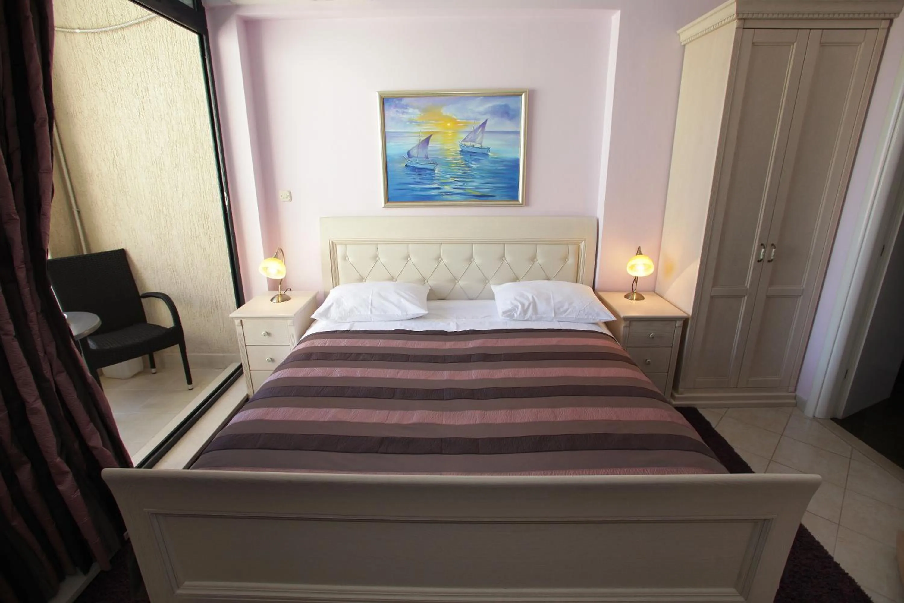 Bed in Hotel Bellevue Trogir