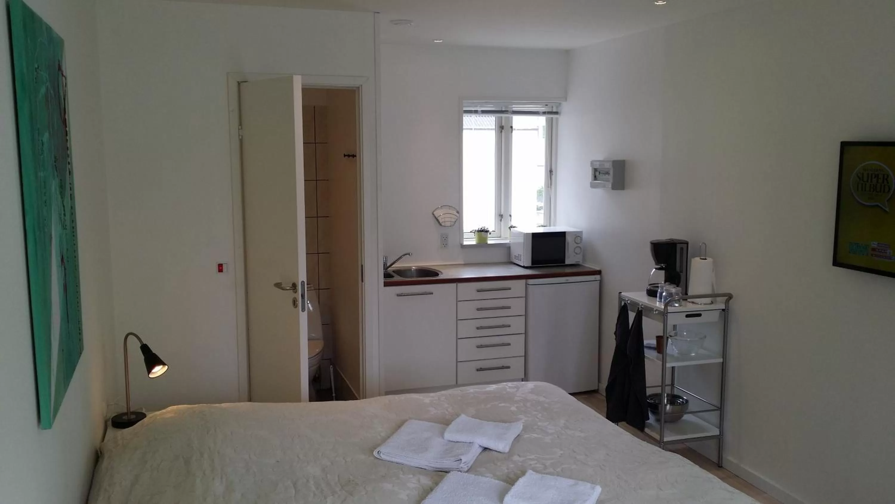 Photo of the whole room, Bed in EngholmBB