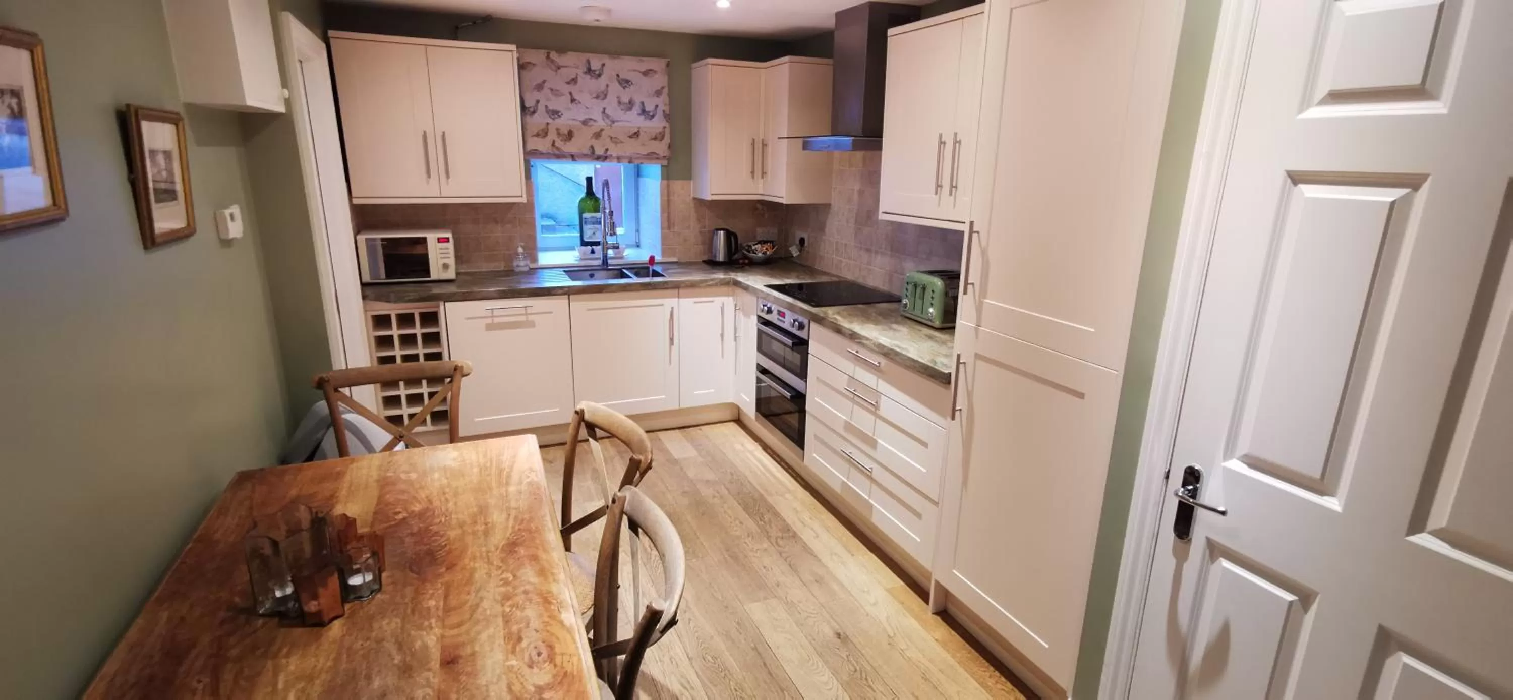 Bedroom in Buccleuch and Queensberry Arms Hotel