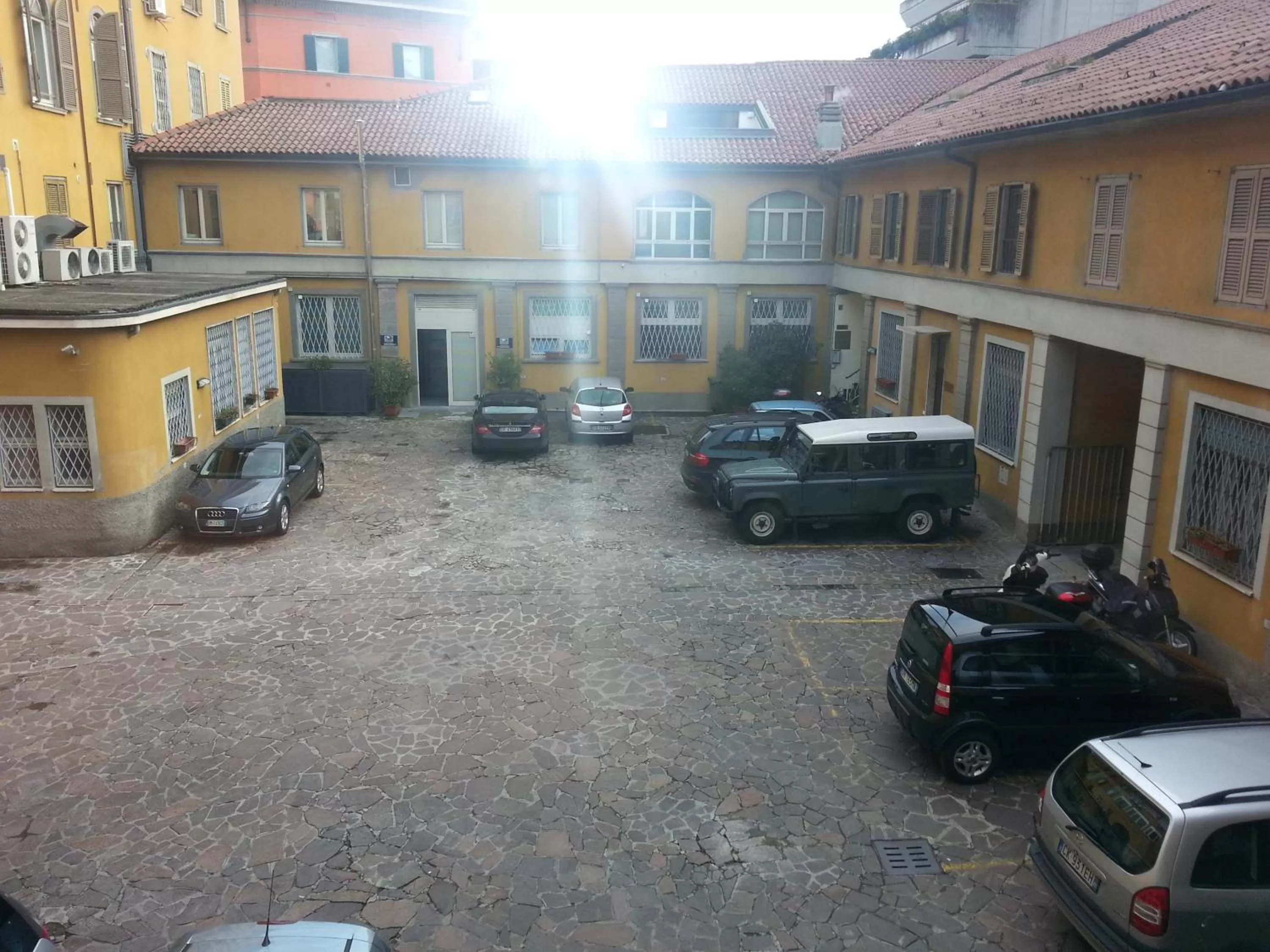 Decorative detail in Zaffiro Blu Airport