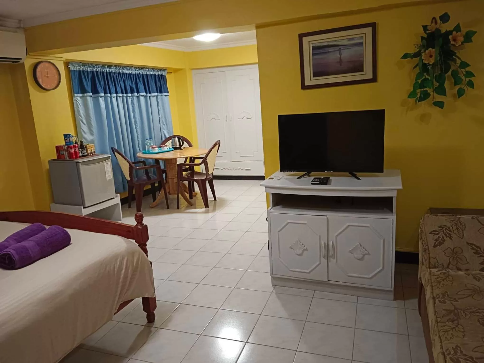 Bed in Arizona Beach Resort, Subic Bay, Philippines 2200