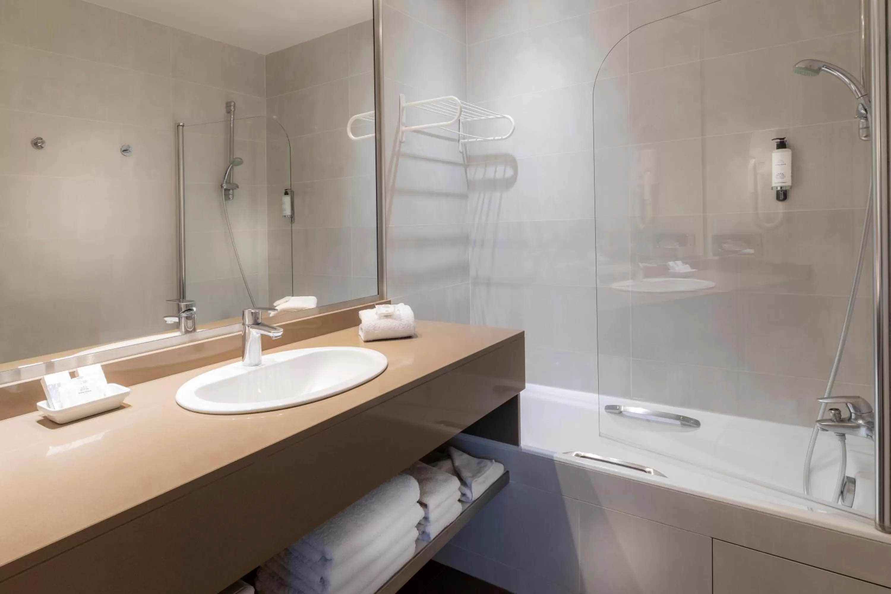 Bathroom in Elysées Ceramic