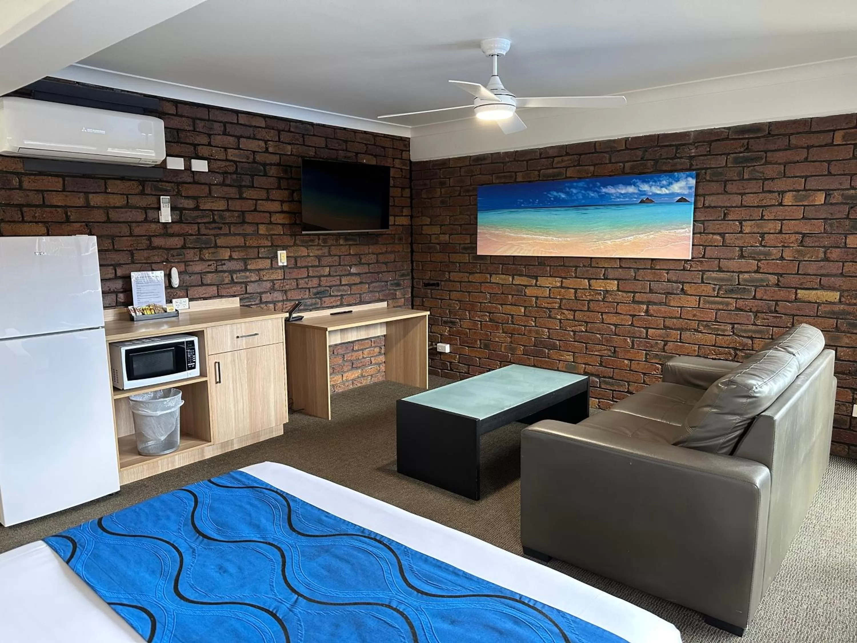 Bed in Logan City Motor Inn