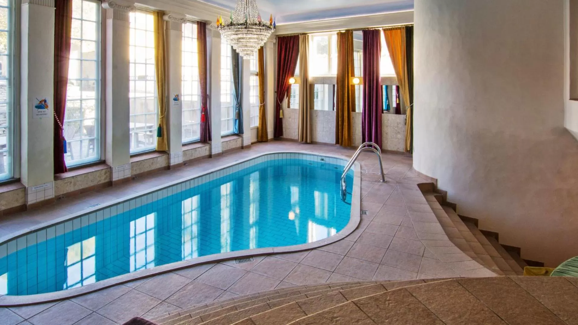 Swimming pool in Best Western Strand Hotel
