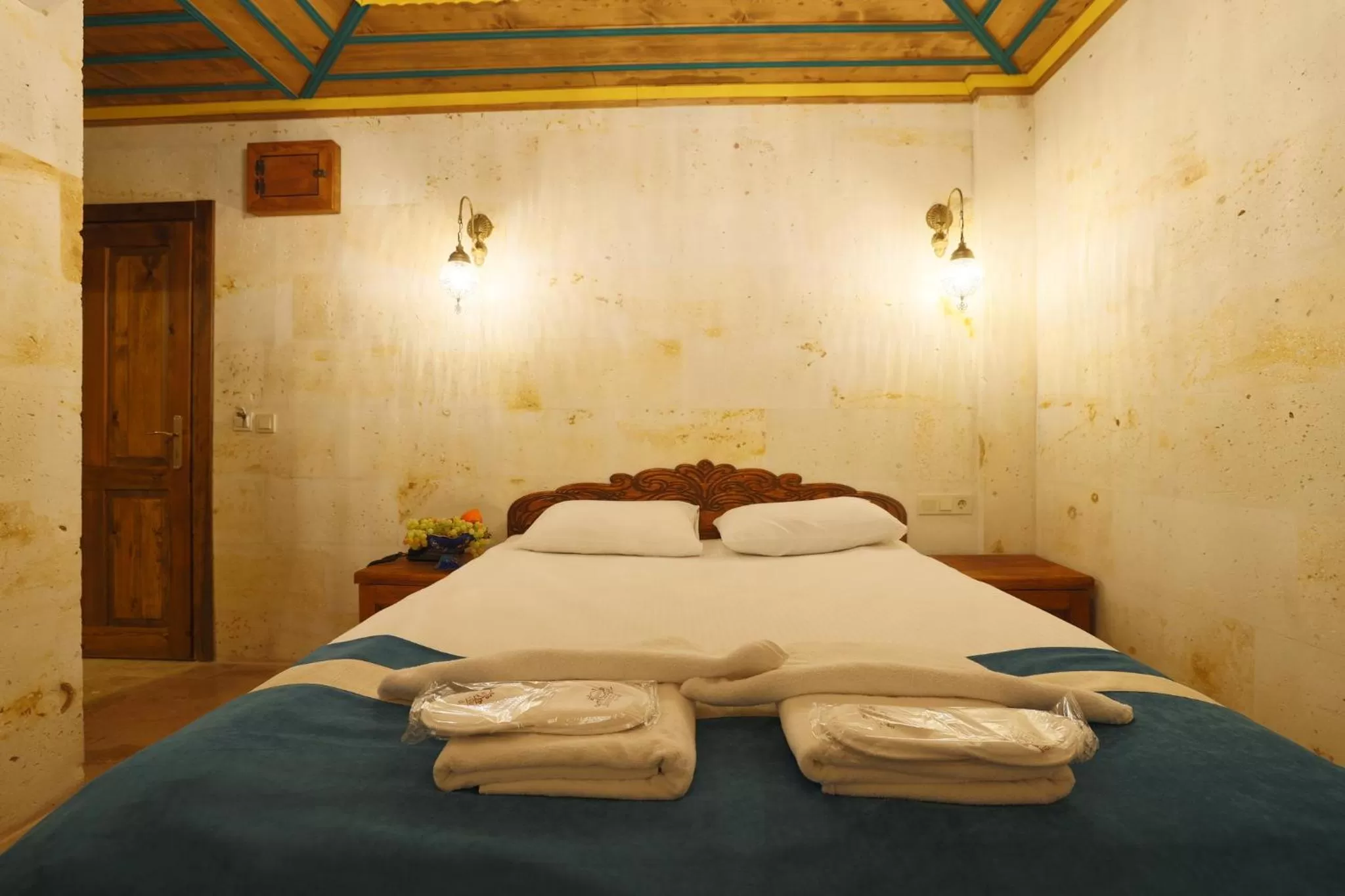 Massage, Bed in Balloon View Hotel