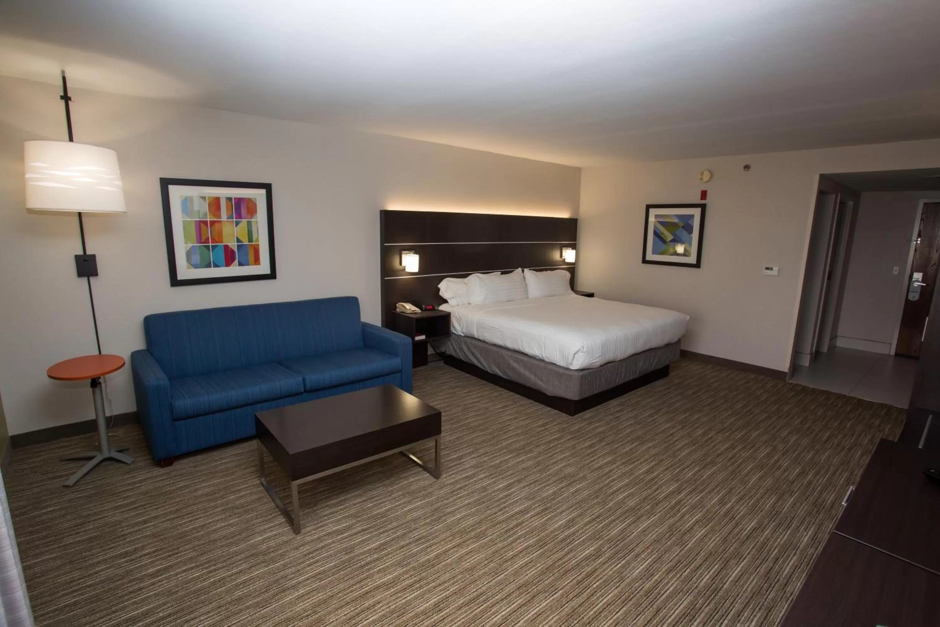Photo of the whole room, Bed in Holiday Inn Express Wilmington by IHG