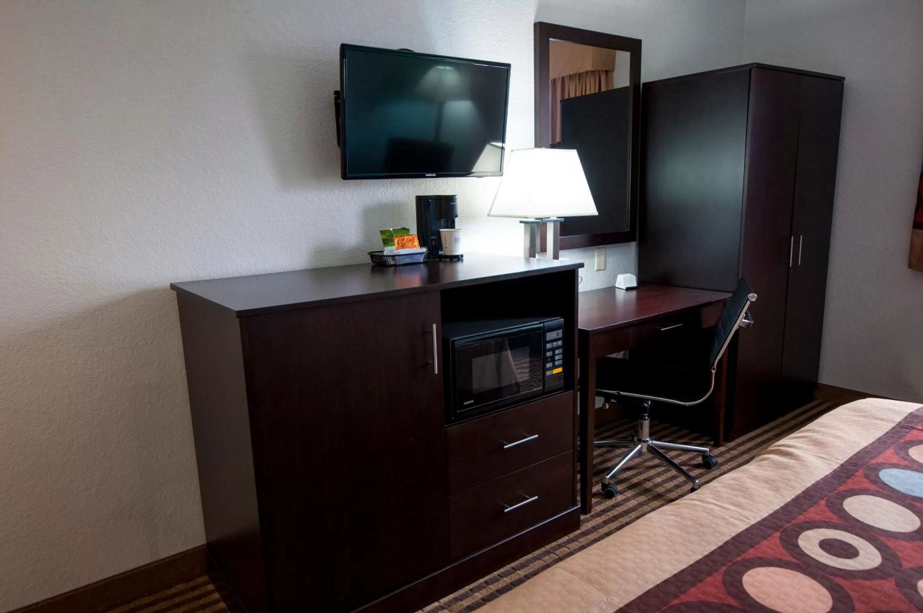 TV and multimedia in Quality Inn Wenatchee-Leavenworth