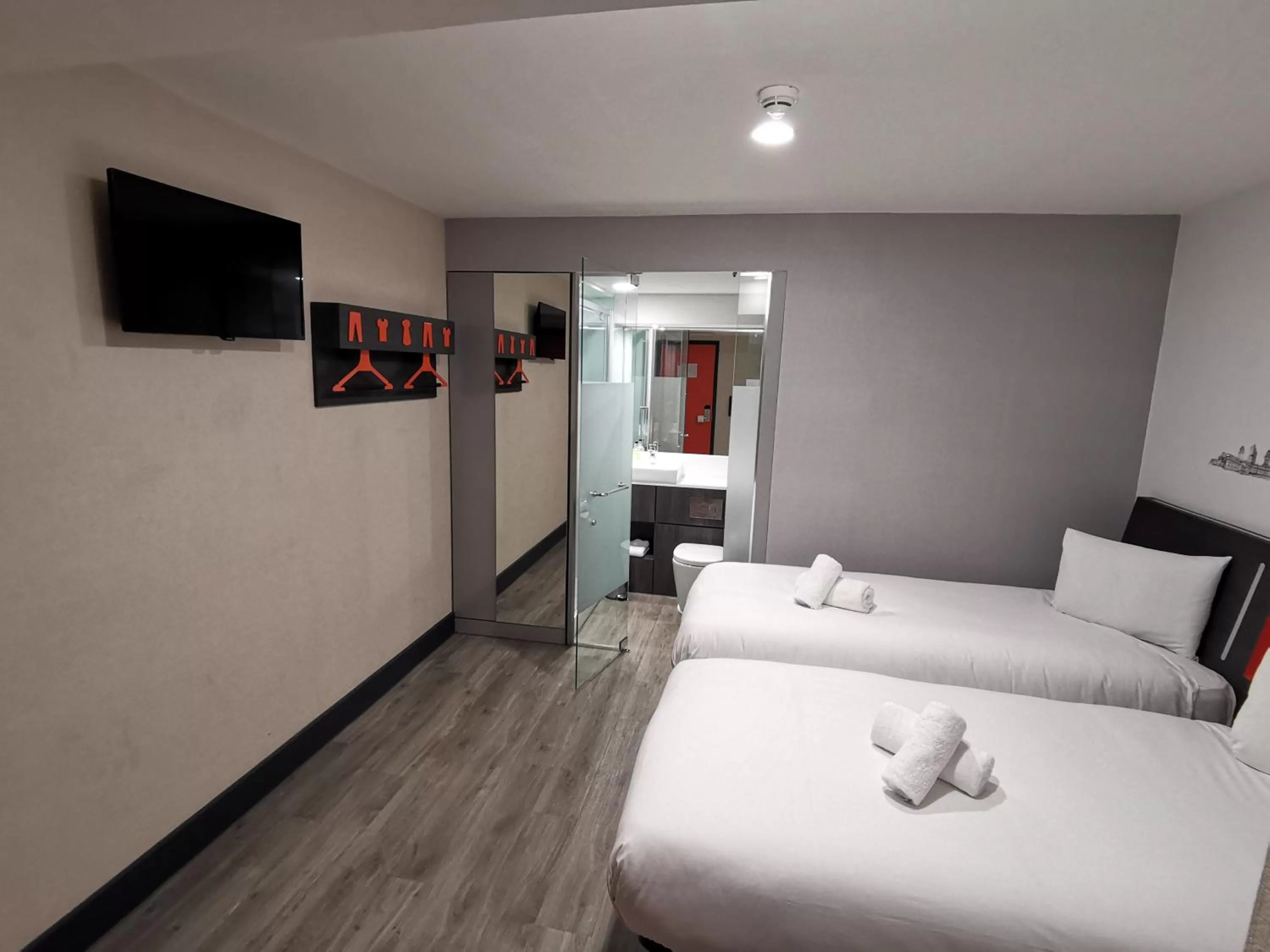 Photo of the whole room, Bed in easyHotel Leeds