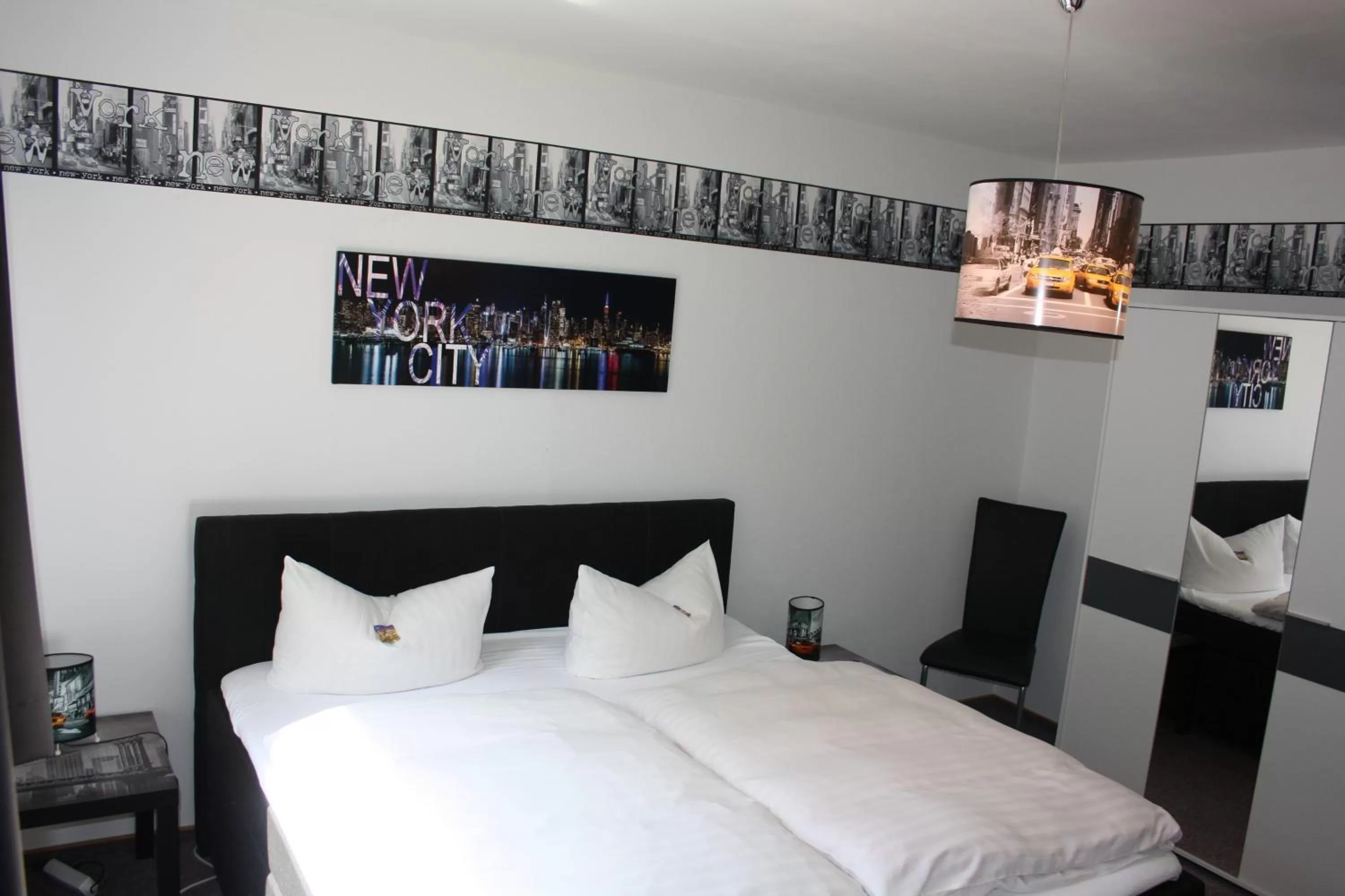 Bed in Hotel Haus Hubertus