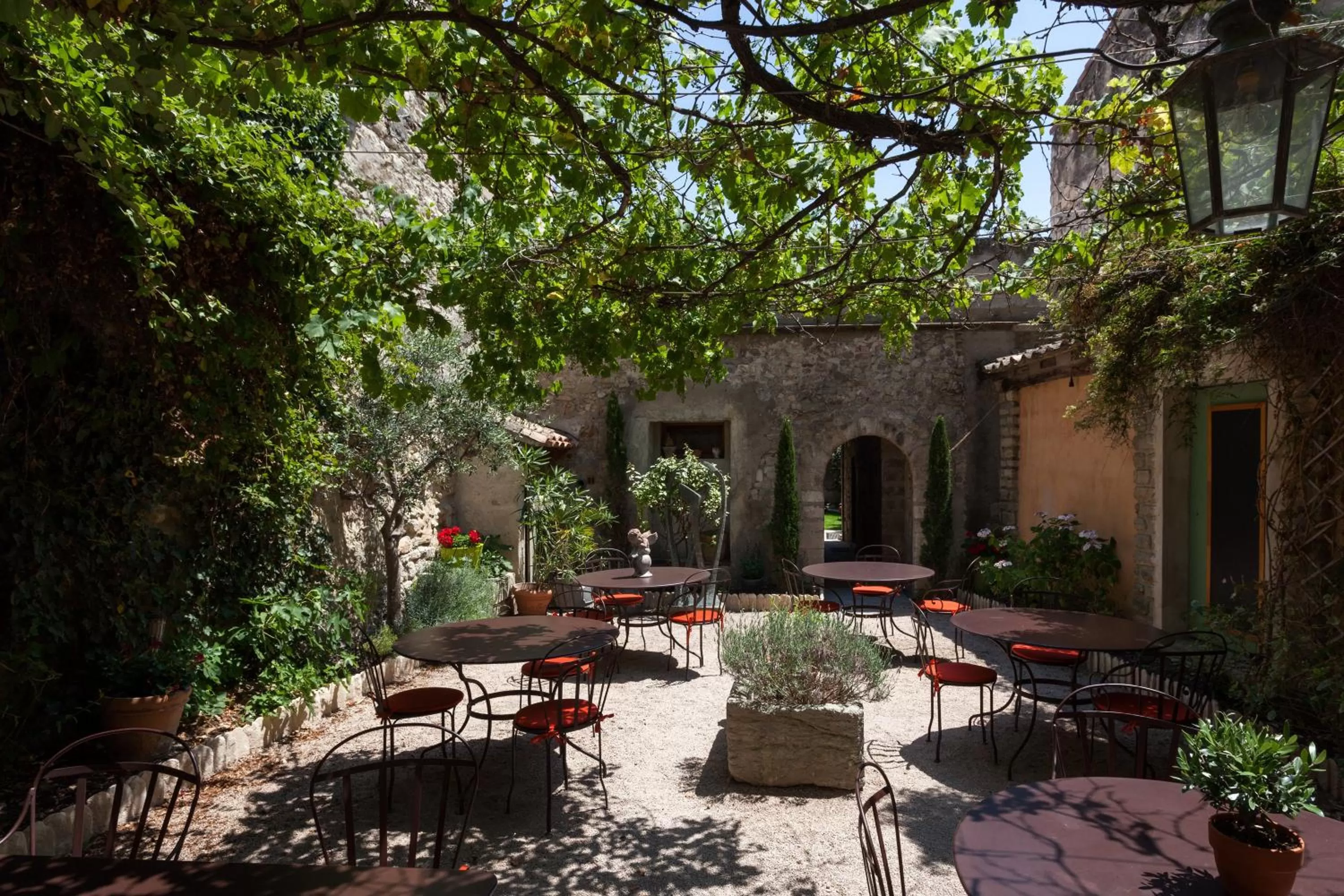 Restaurant/places to eat in Hotel De L'Atelier