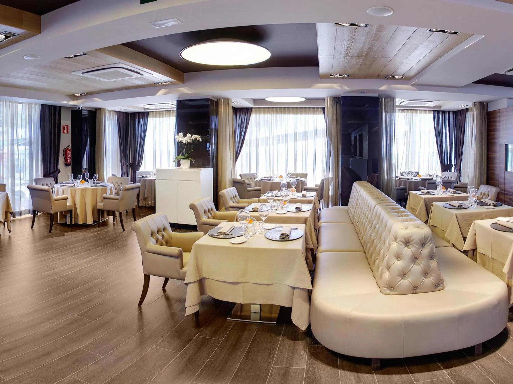 Restaurant/places to eat in Cosmopolita Hotel Boutique & Spa