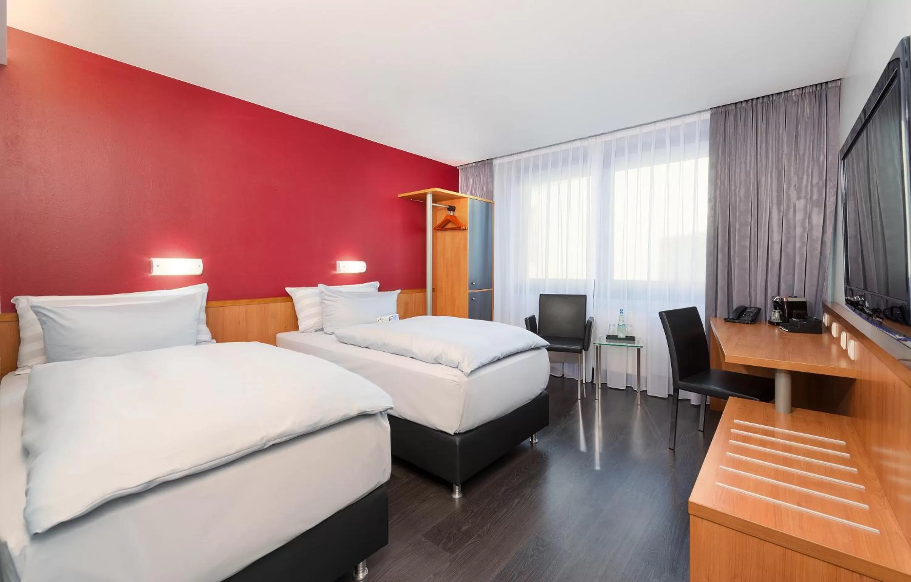 Photo of the whole room, Bed in Hotel Wolfsburg Centrum, Affiliated by Meliá
