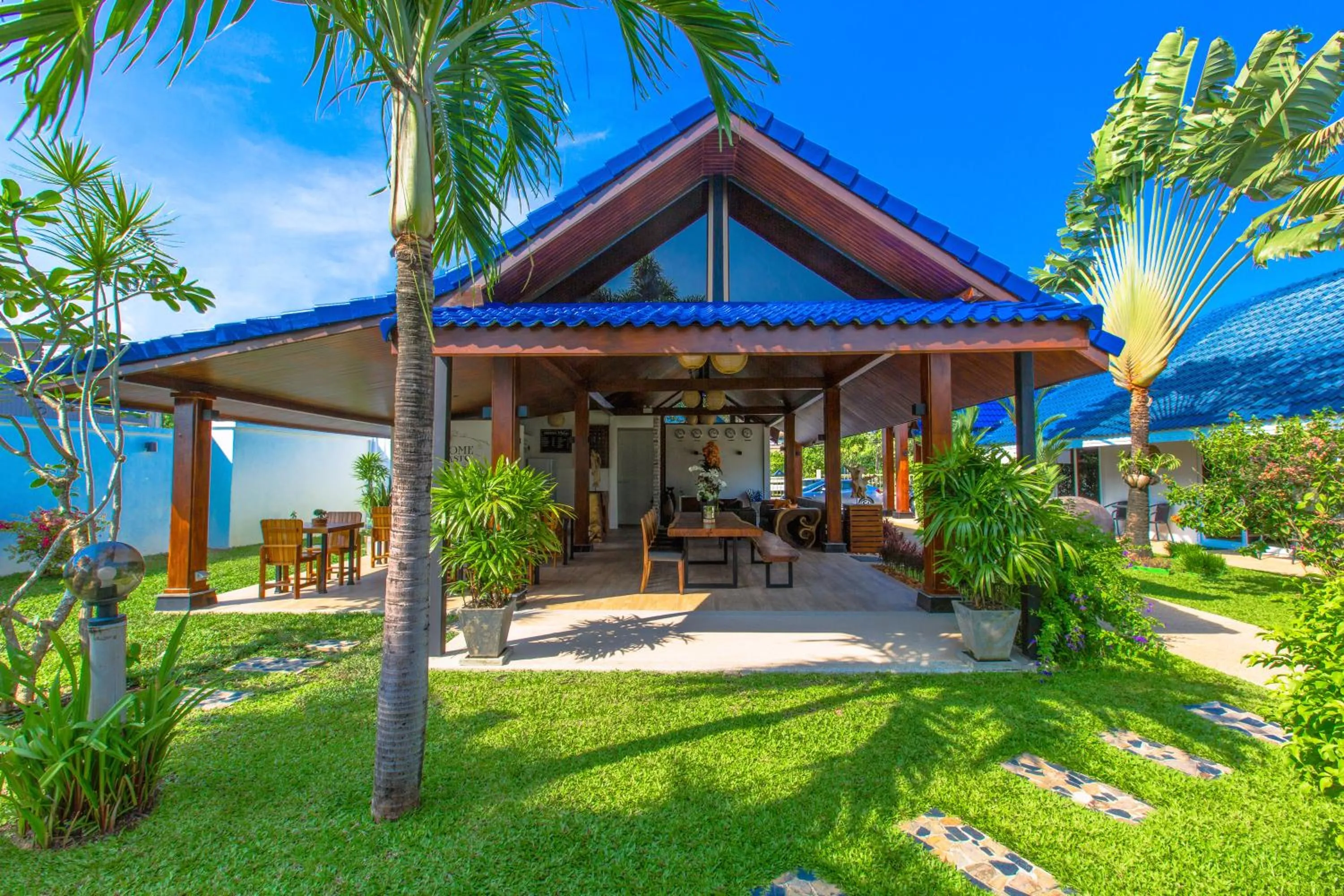 Restaurant/places to eat in Phuket Airport Hotel - SHA Extra Plus