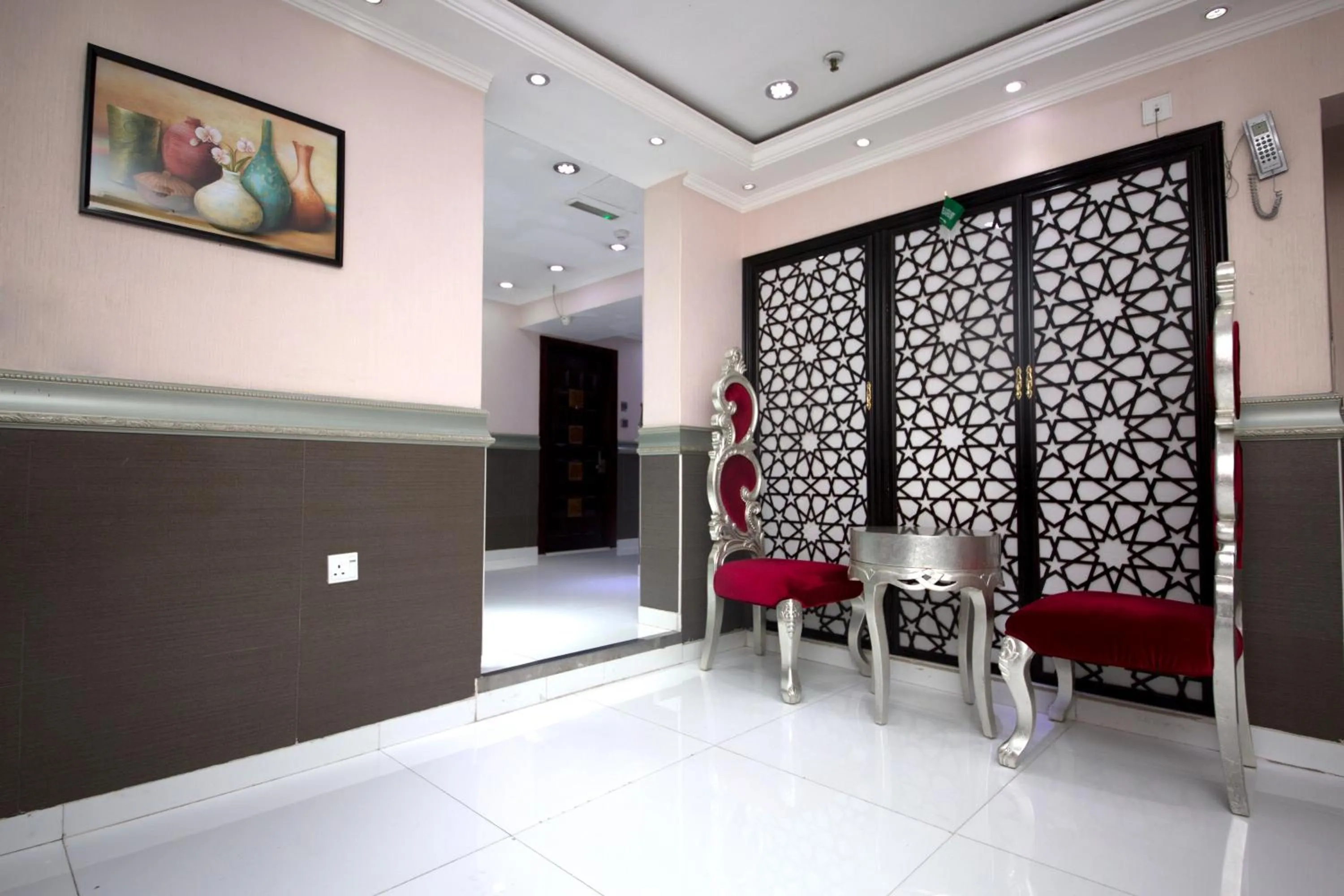 Decorative detail in White Fort Hotel