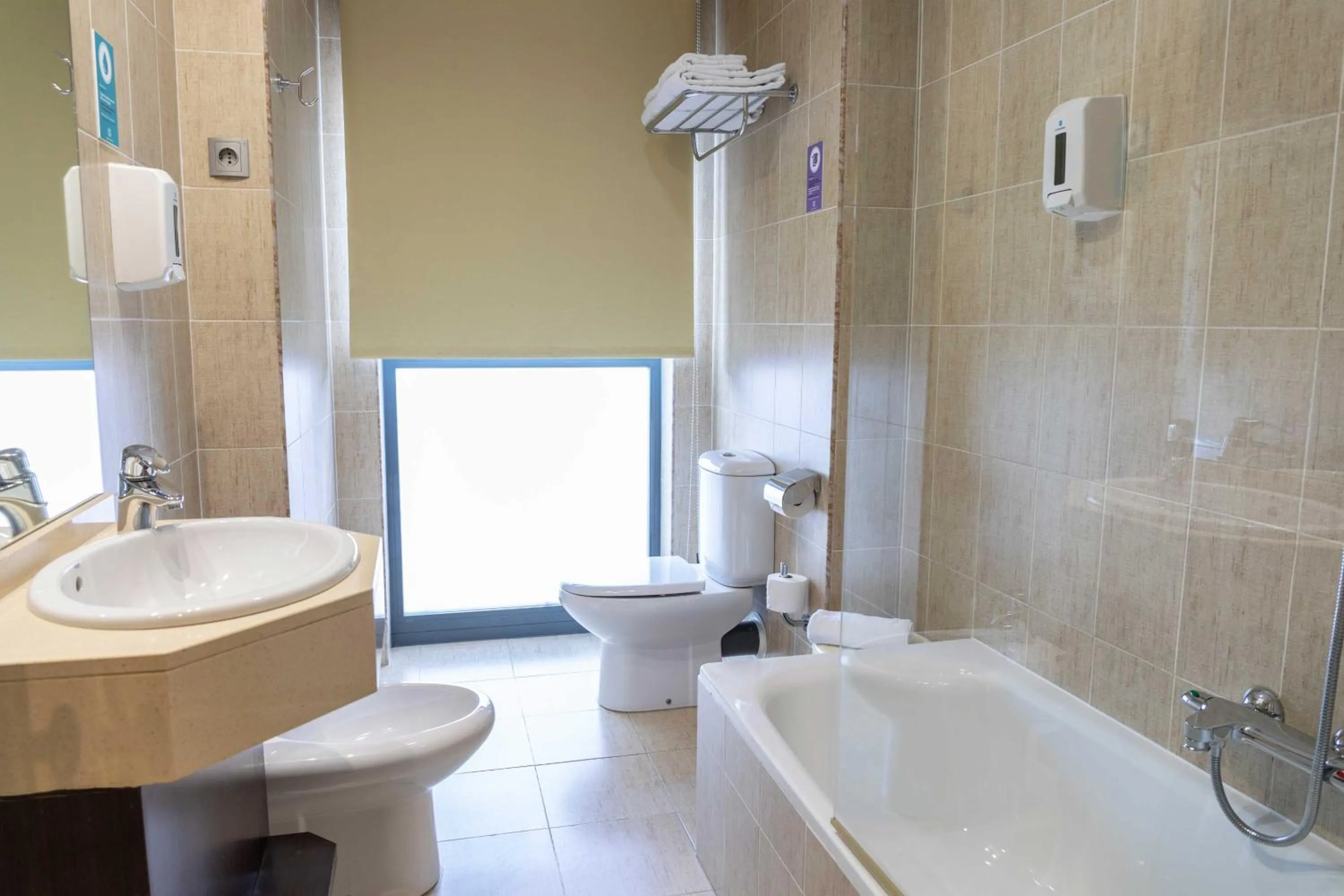 Bathroom in Hotel Alda Cardeña