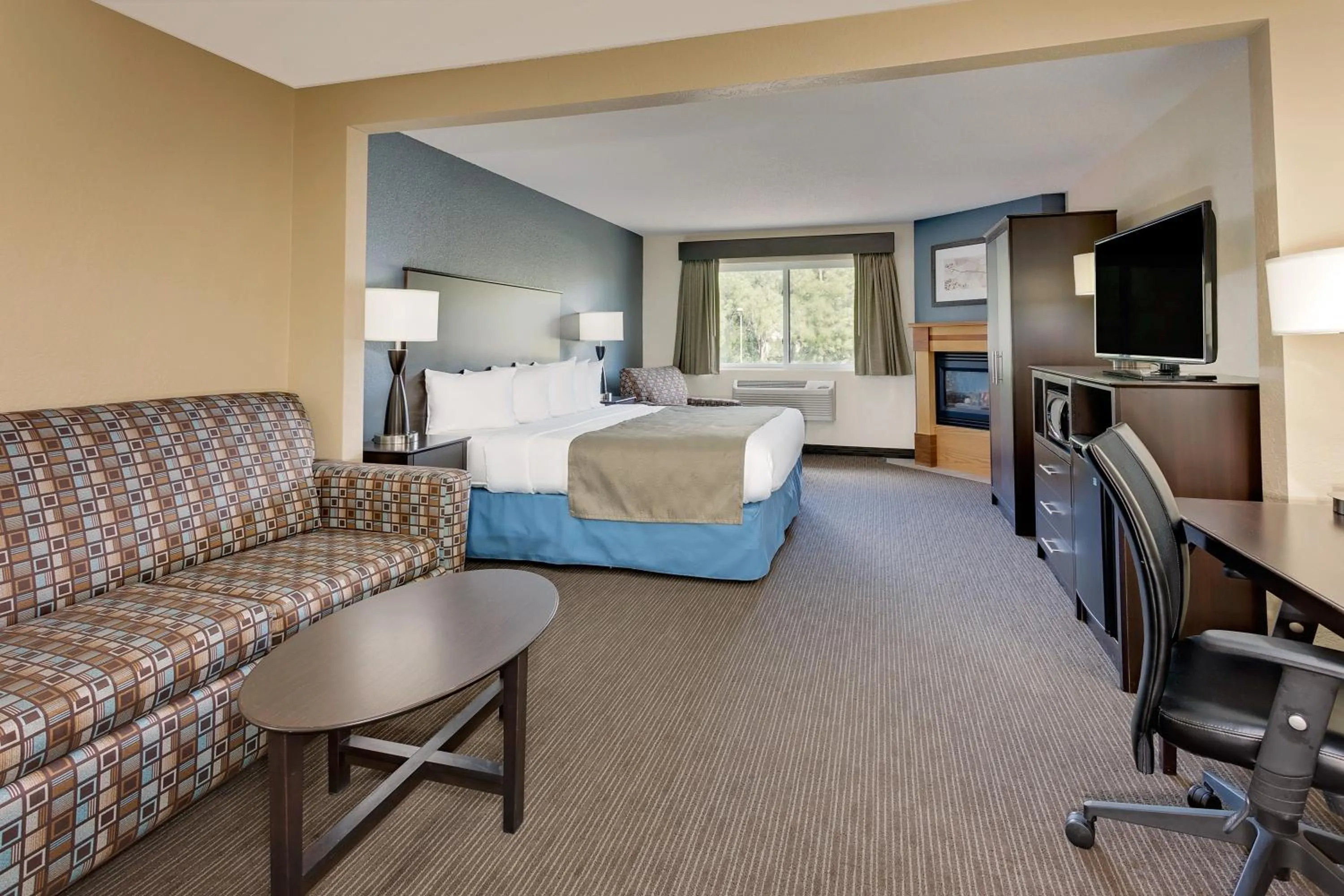 Photo of the whole room in Baymont by Wyndham Owatonna