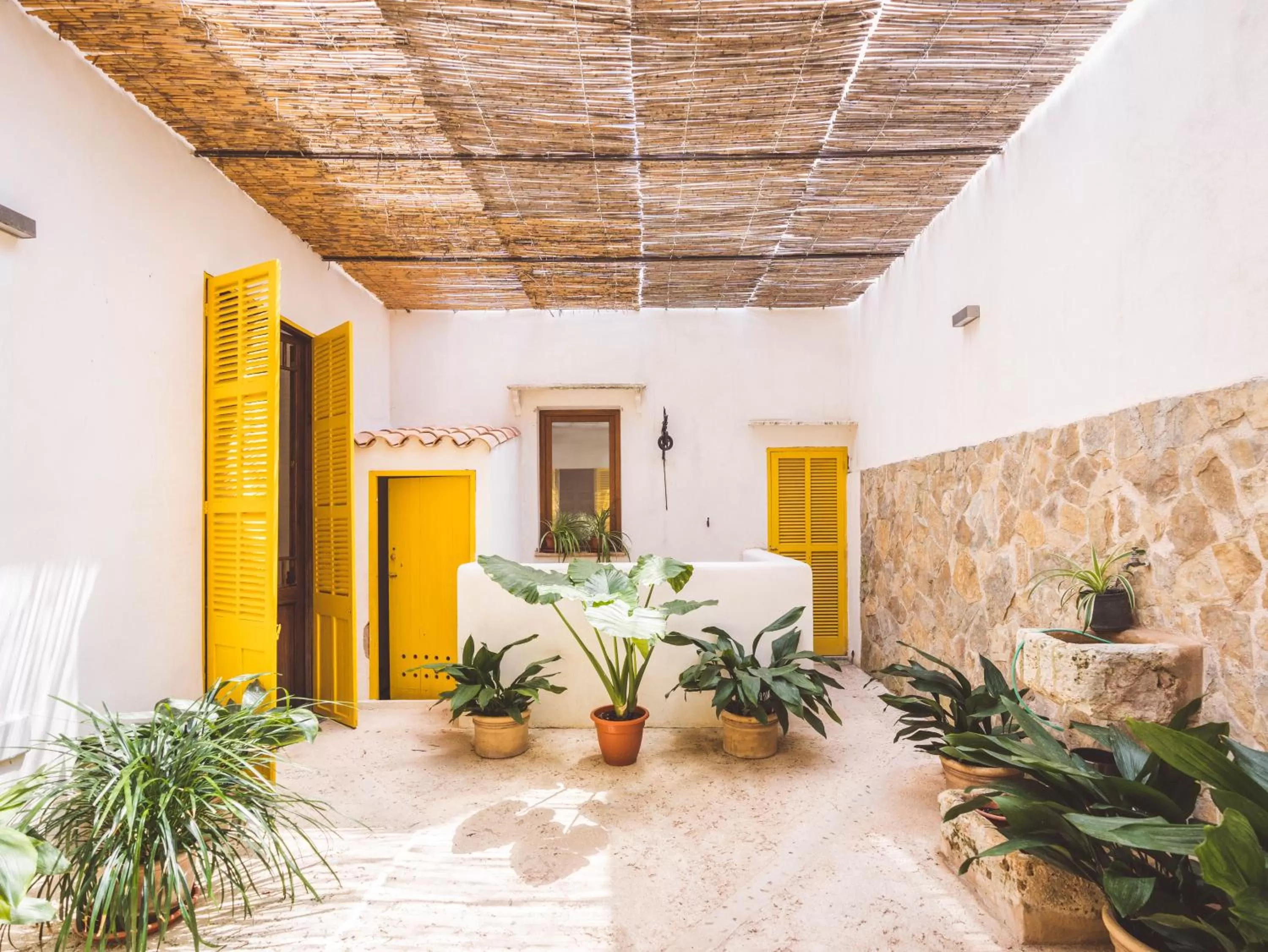 Inner courtyard view in Hotel Boutique Can Pocovi