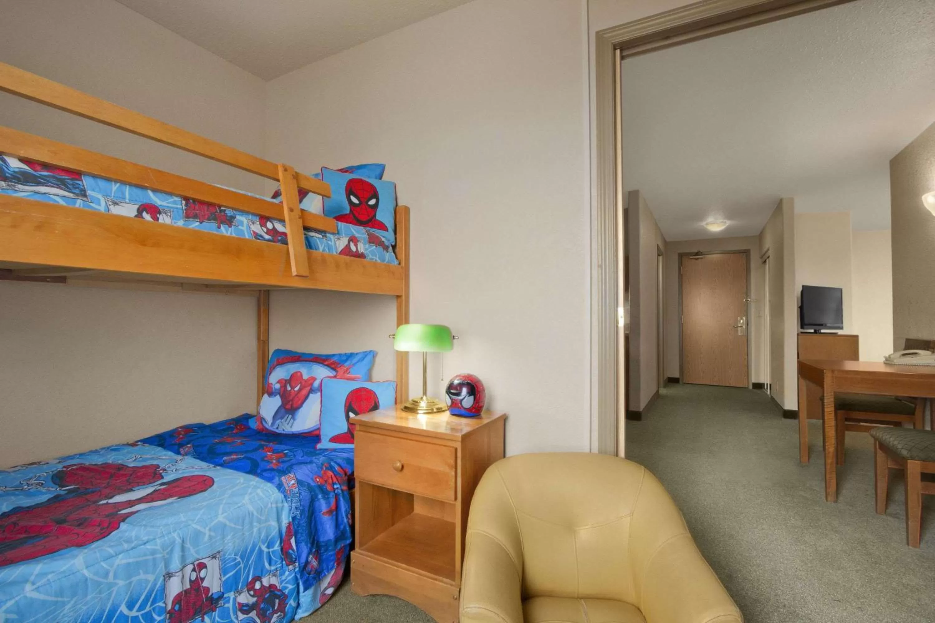 Photo of the whole room, Bed in Days Inn by Wyndham Red Deer
