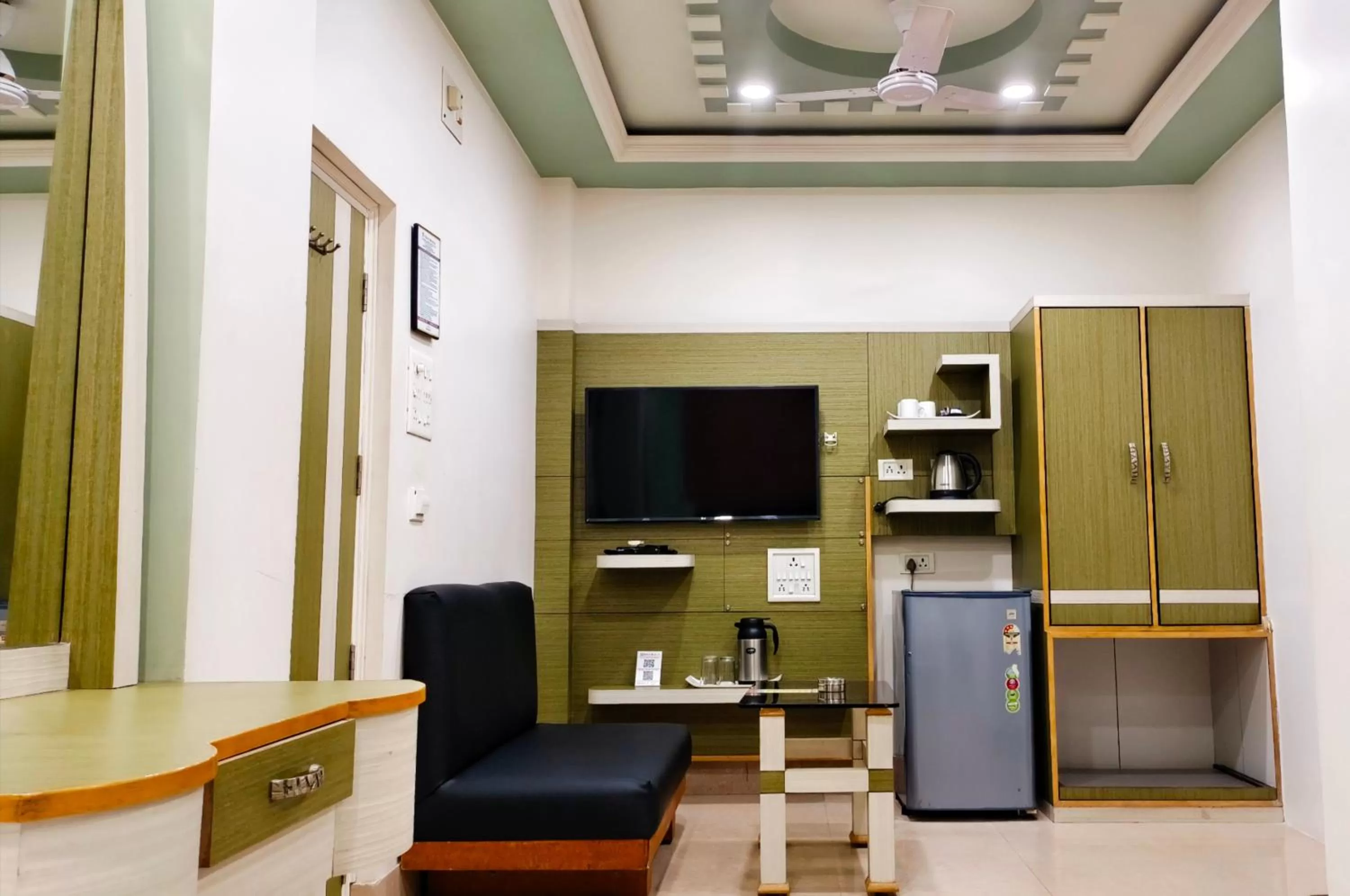 Kitchen/Kitchenette in Hotel Samrat