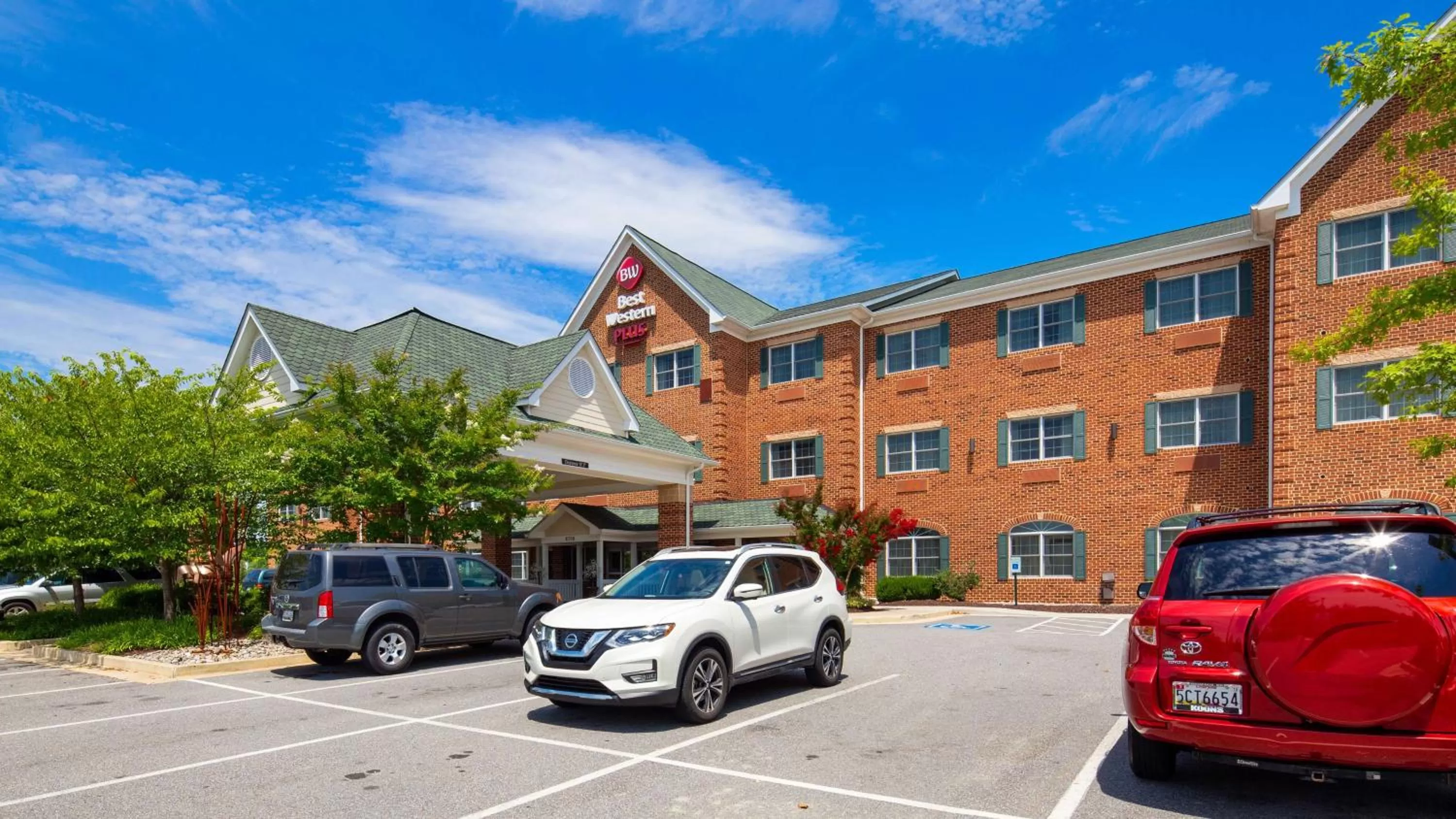 Property building in Best Western Plus Easton Inn & Suites