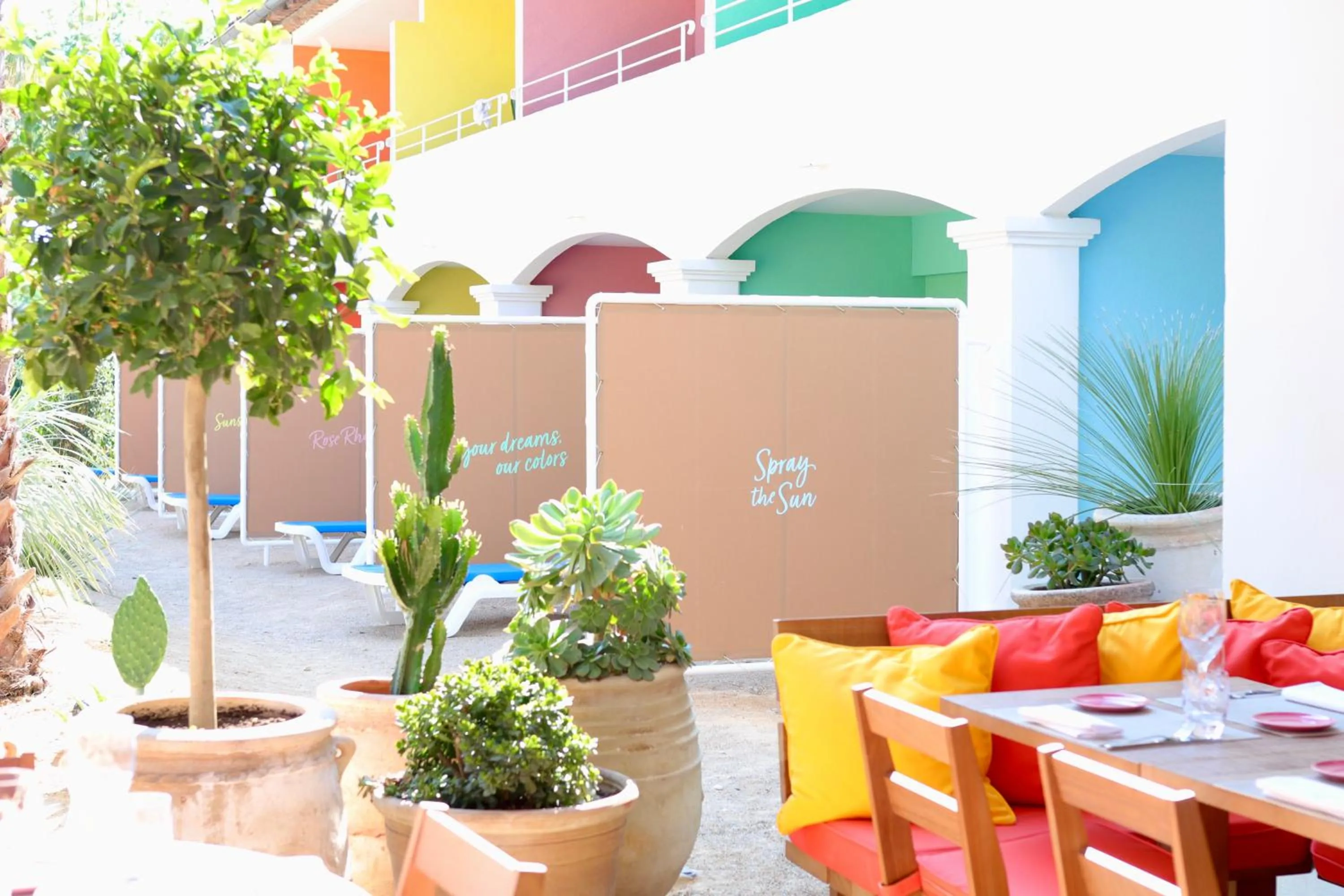 Patio in Hotel Casarose - Cannes Mandelieu