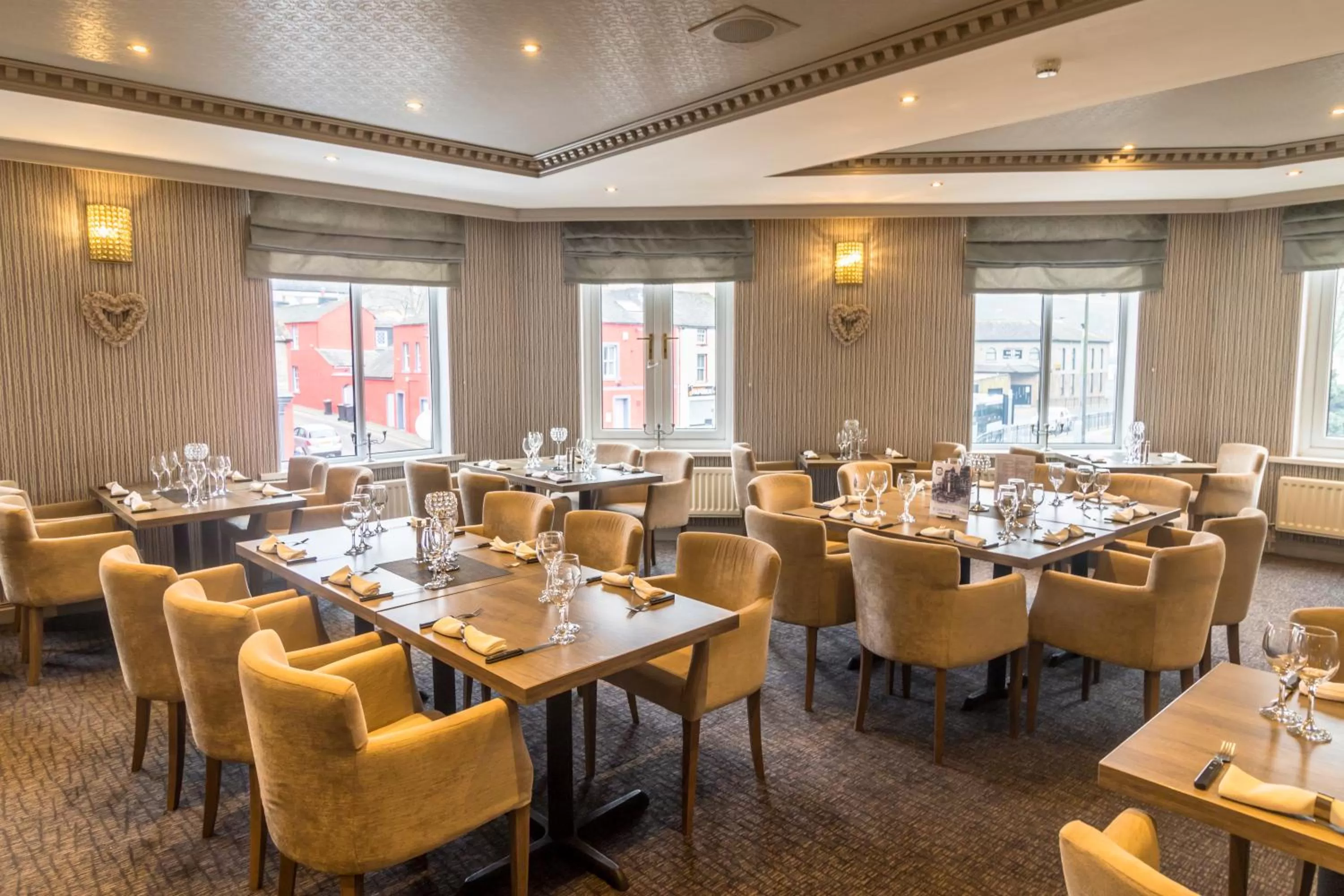 Restaurant/places to eat in Washington Central Hotel and Sleepwell Inn