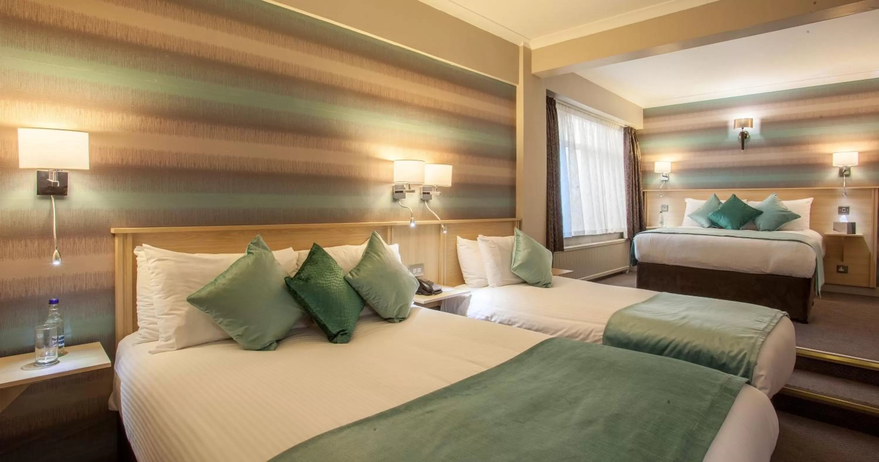 Photo of the whole room in Cresta Court Hotel