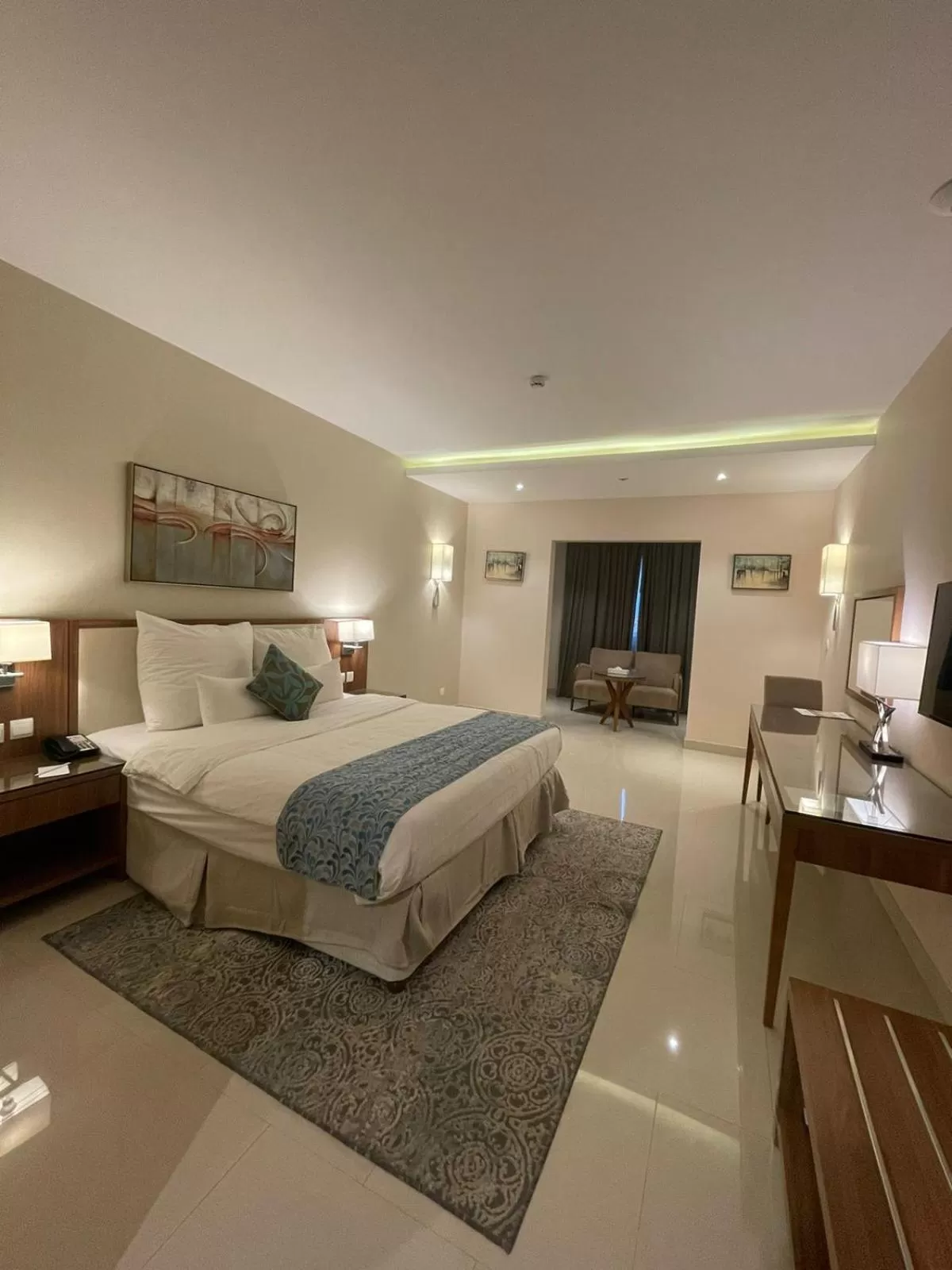 Living room, Bed in Best Western Plus Buraidah