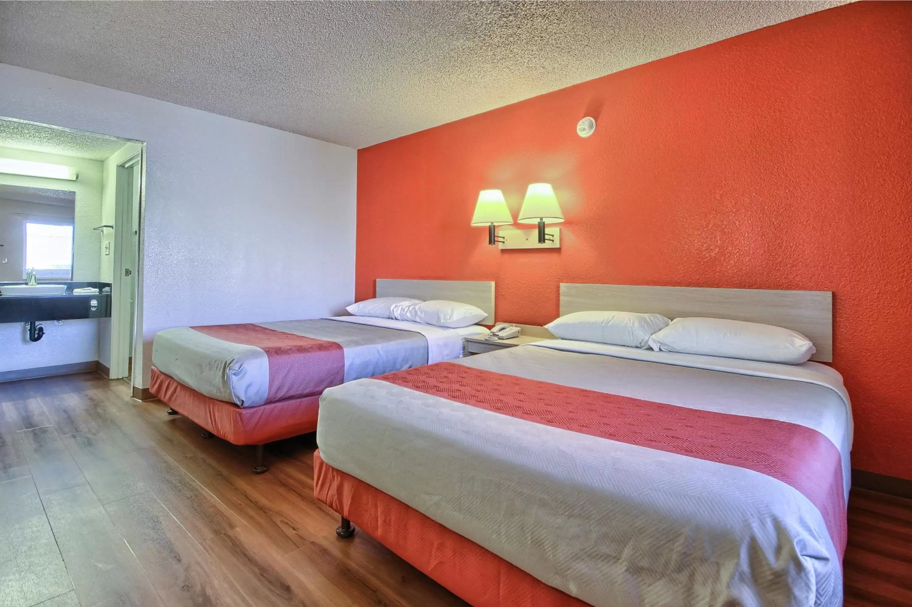 Bedroom in Motel 6-Fresno, CA - Blackstone South