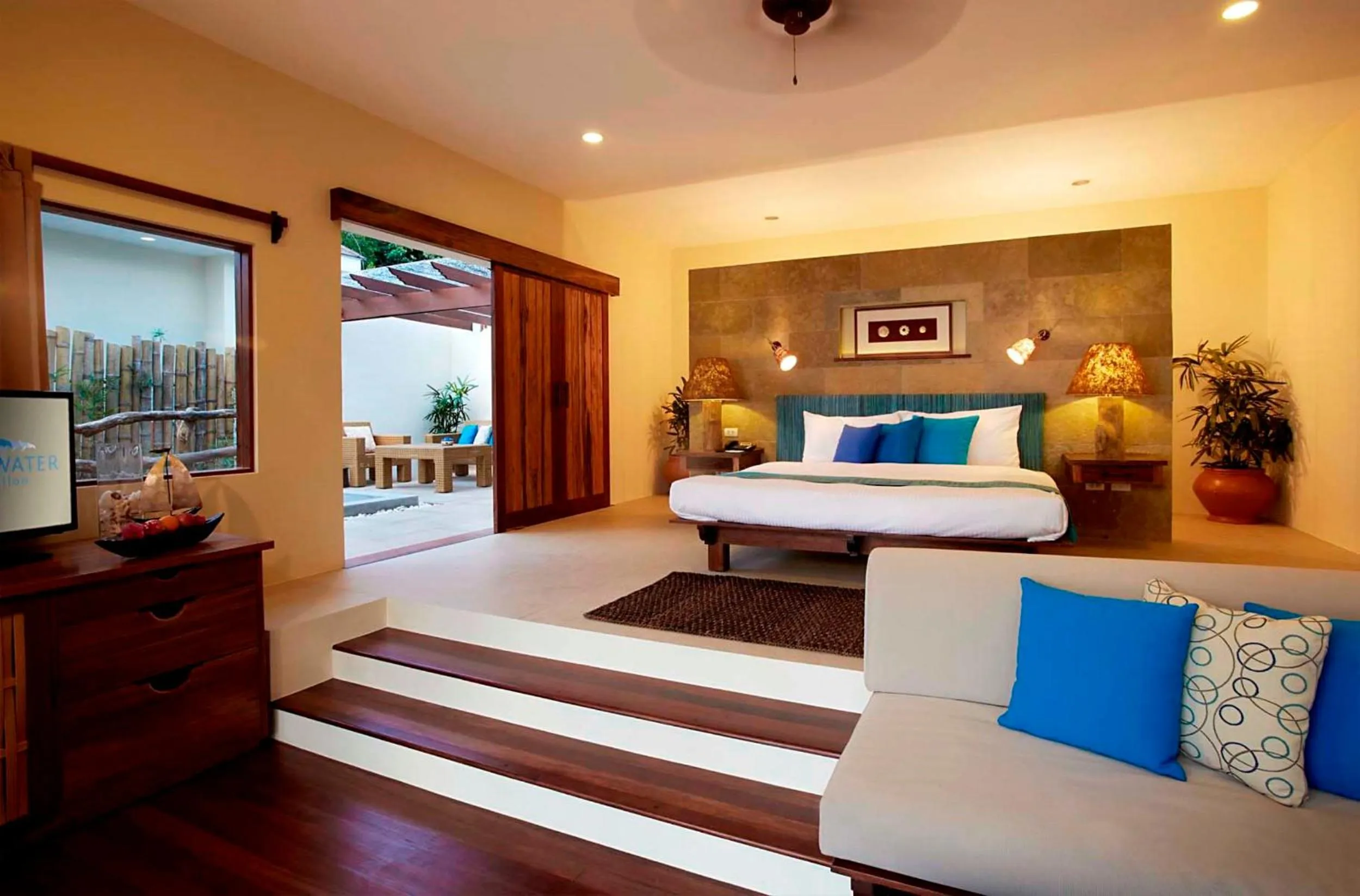 Living room, Bed in Bluewater Sumilon Island Resort