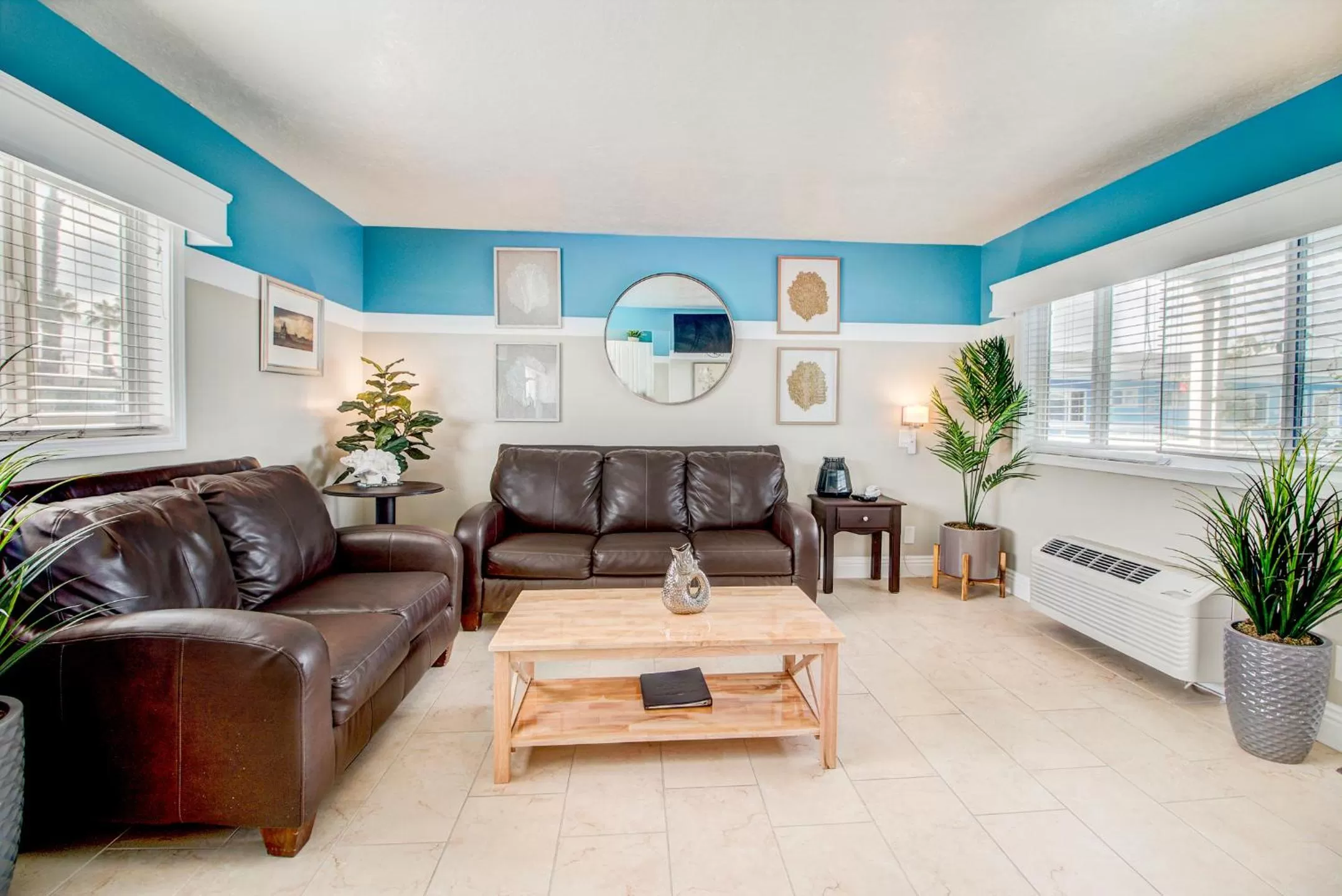 Living room in The Inn at Sunset Cliffs