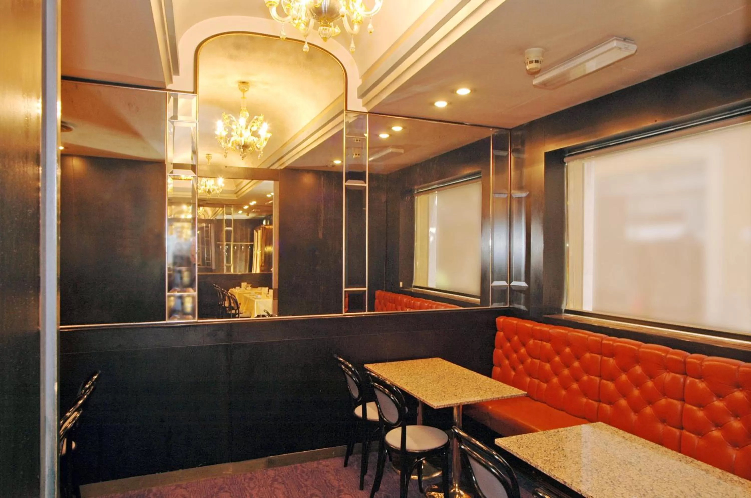 Restaurant/places to eat in Hotel Centrale Byron