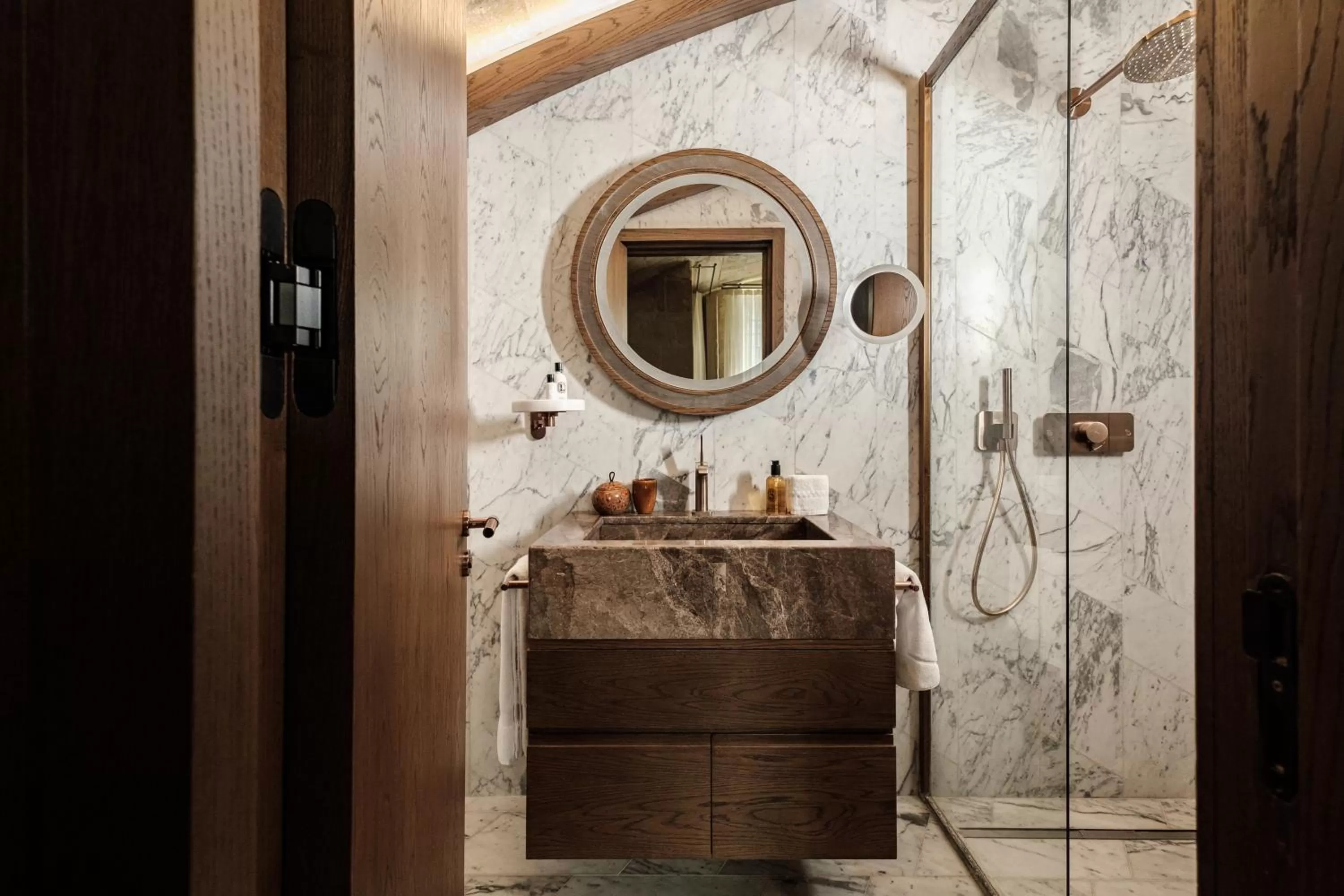 Shower in Iniala Harbour House