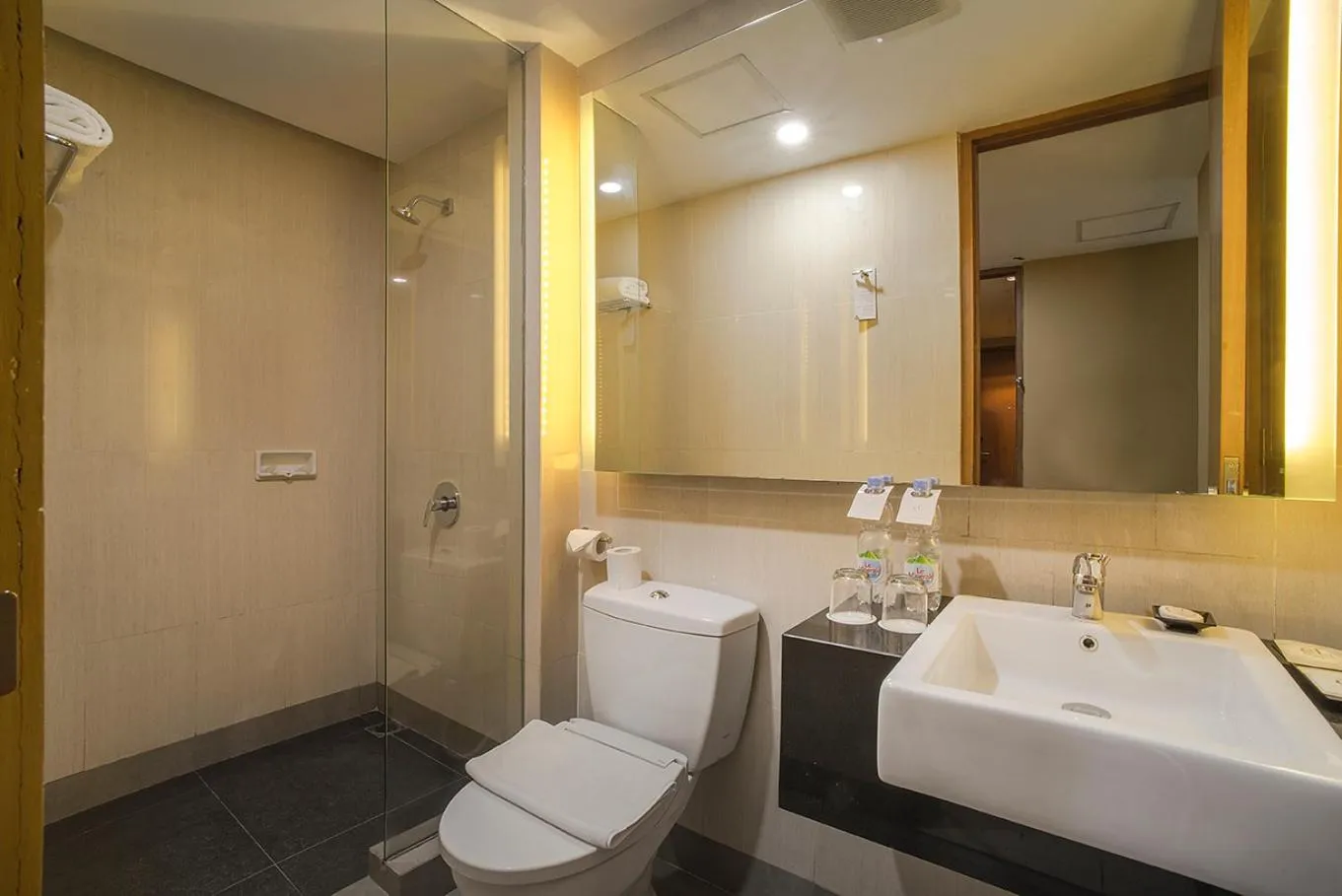 Bathroom in eL Hotel Jakarta