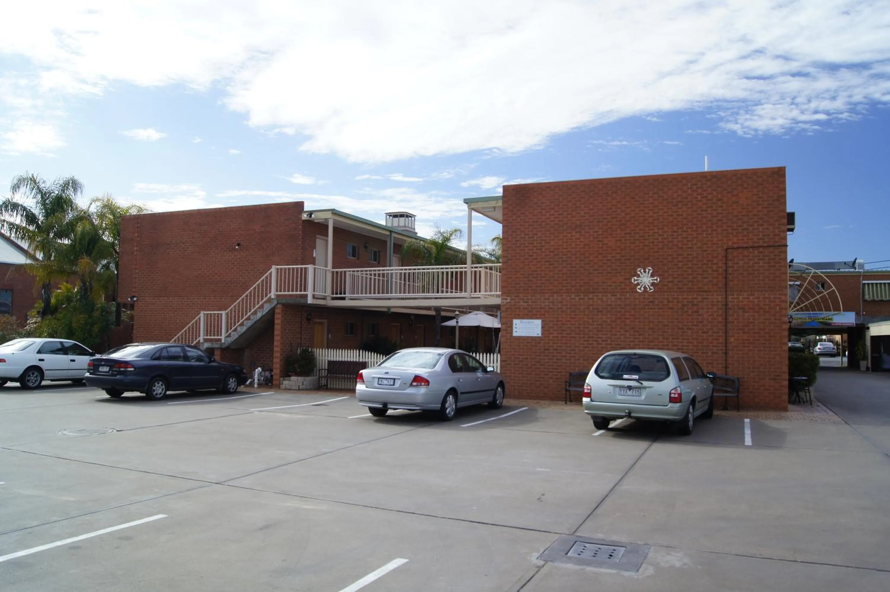Facade/entrance in Central Yarrawonga Motor Inn