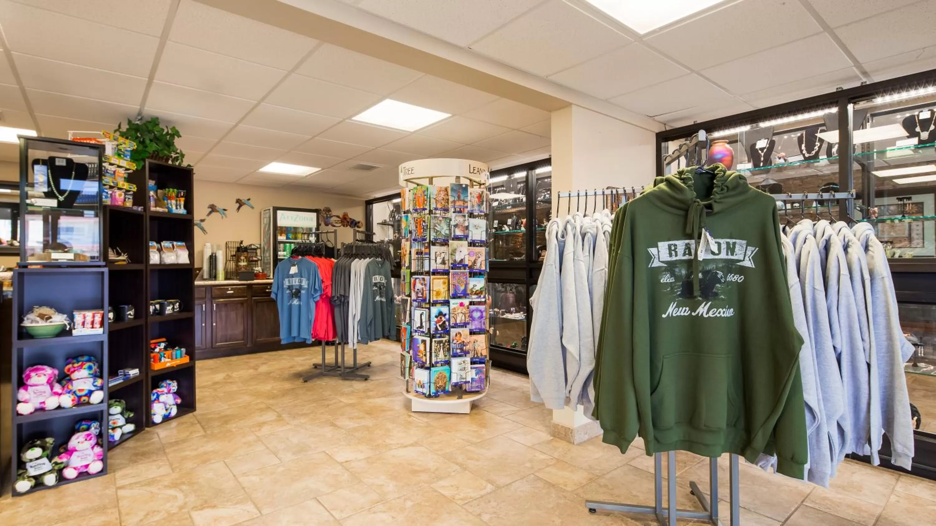 On-site shops in Best Western Plus Raton Hotel