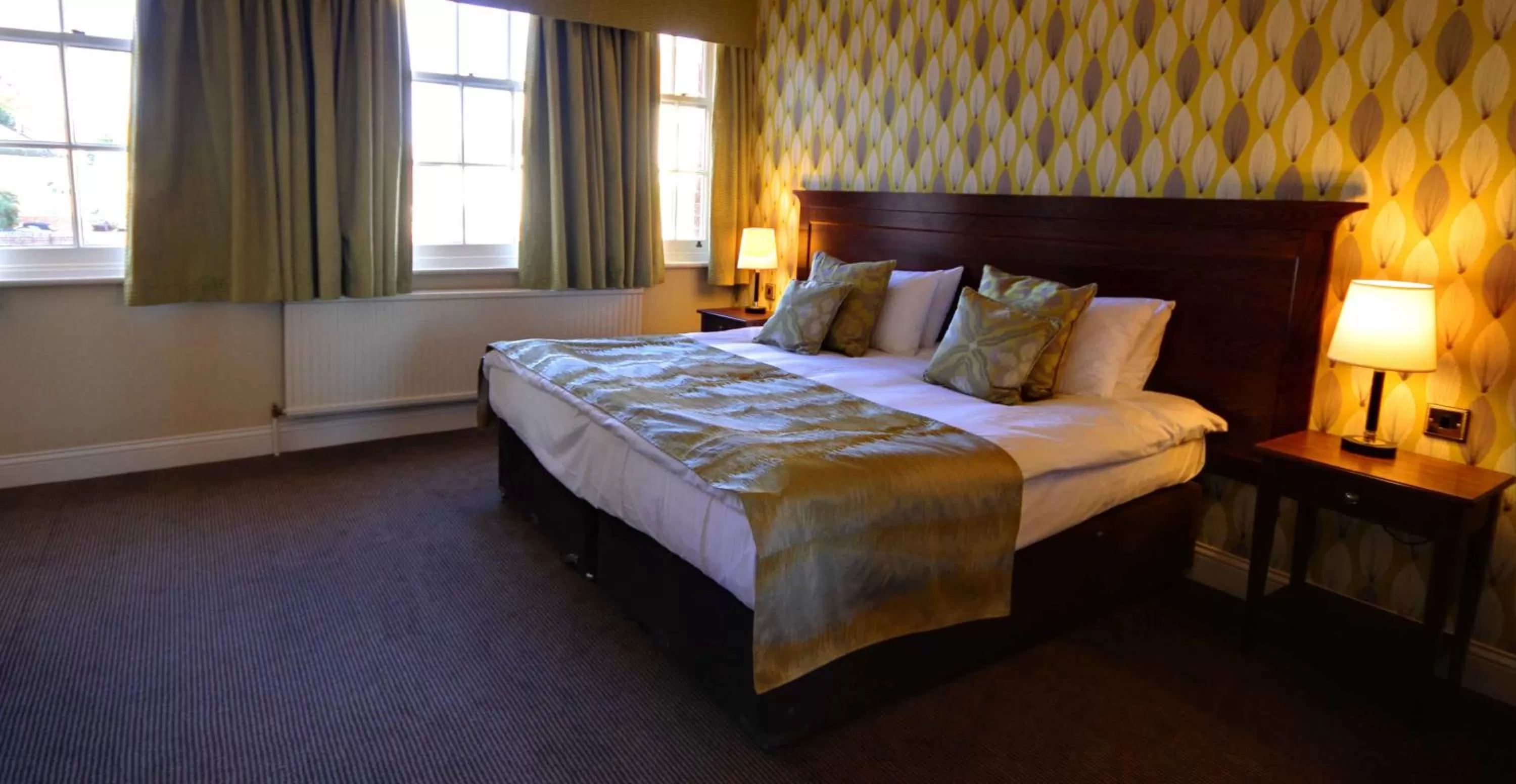 Coffee/tea facilities, Bed in King's Head Hotel By Greene King Inns