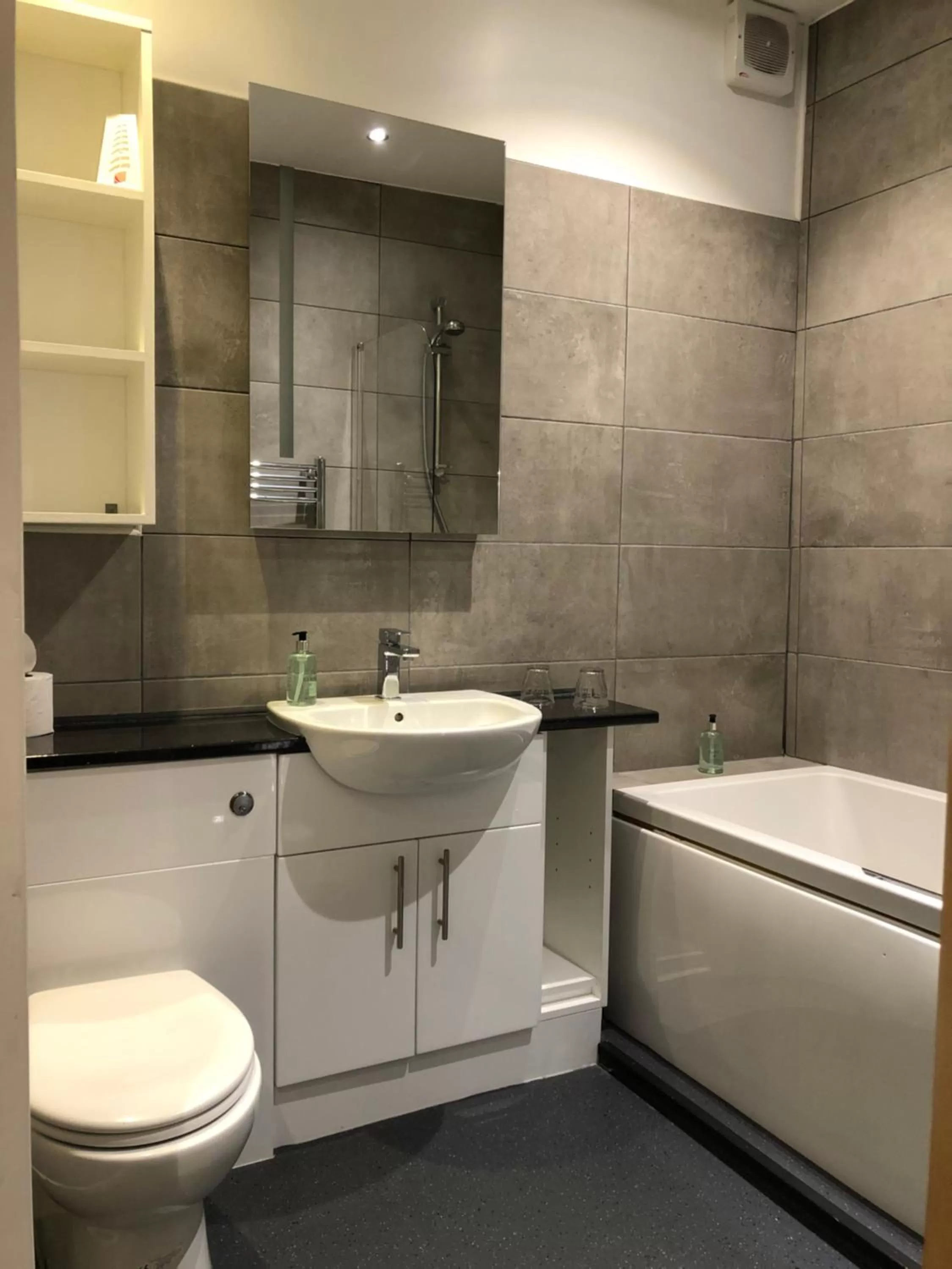 Toilet in Firth Hotel & Restaurant