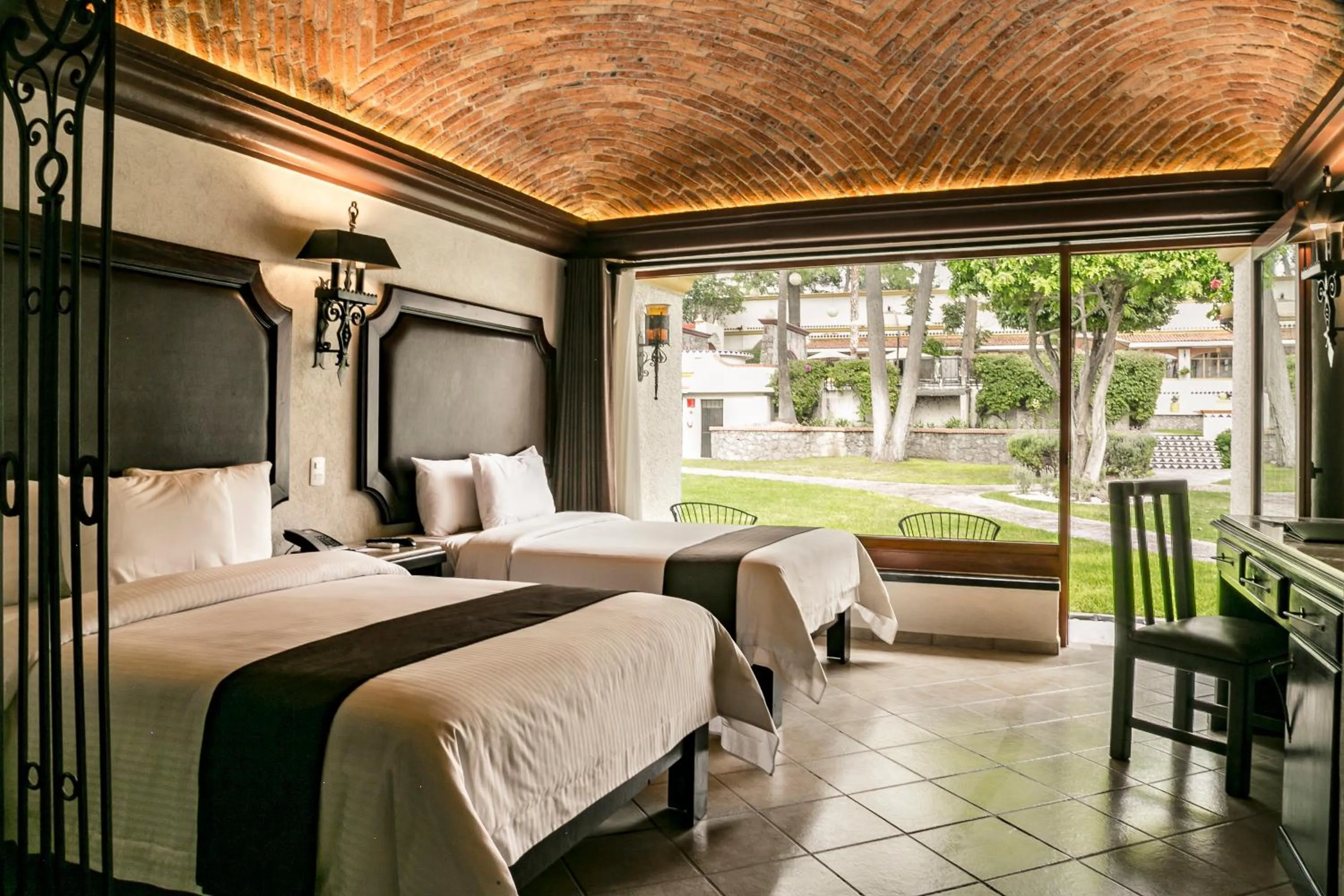 Photo of the whole room, Bed in Imperio De Angeles