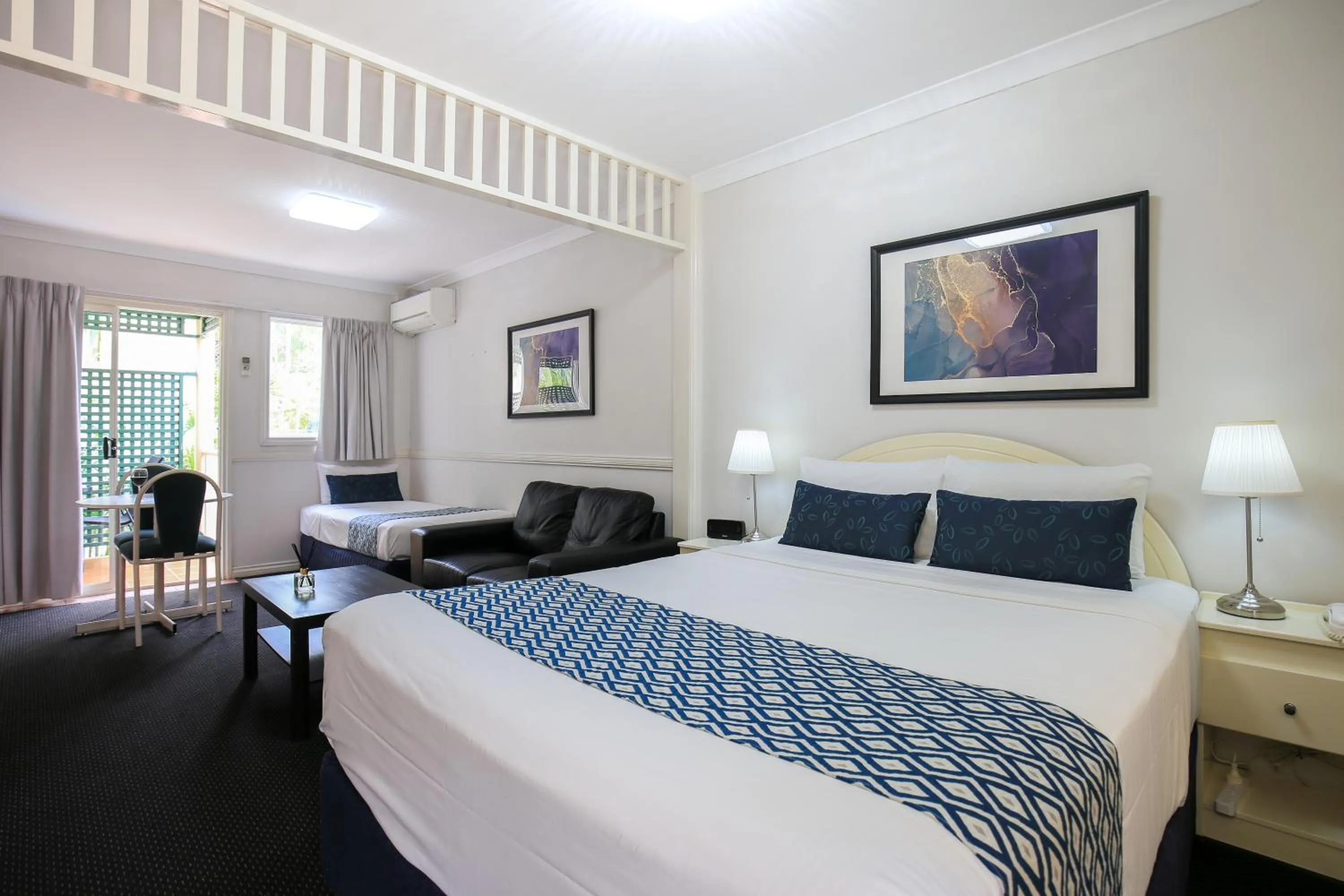 Bed in Toowong Central Motel Apartments