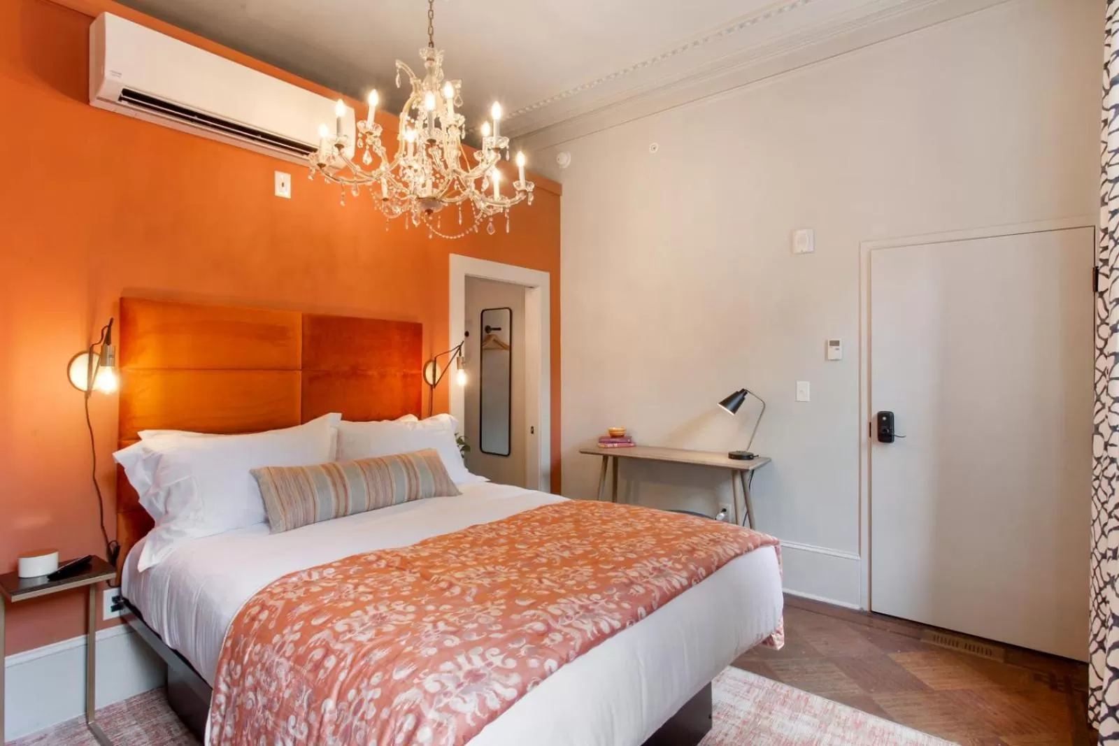 Bed in The Present Hotel