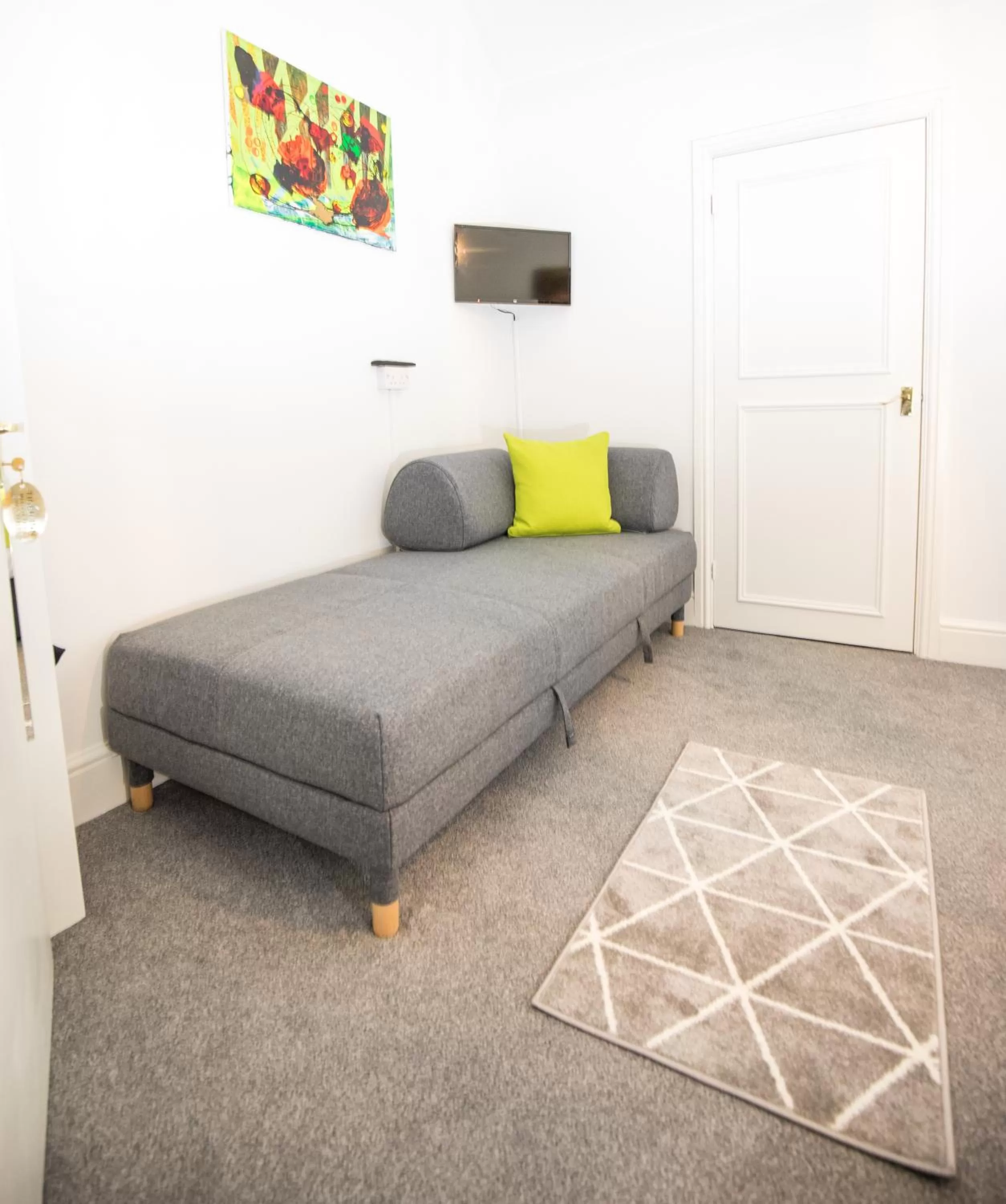 Bedroom in The Tiger Inn